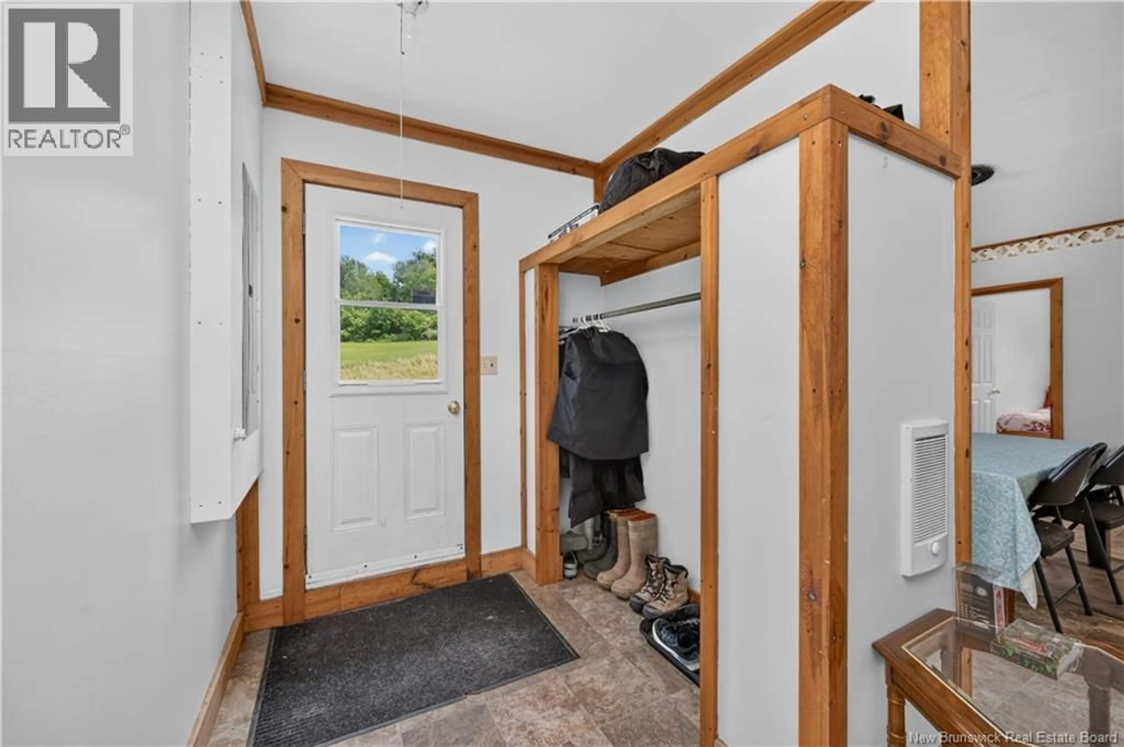 Indoor entryway for 88 GOWLAND MOUNTAIN ROAD, Elgin New Brunswick E4Z1T2