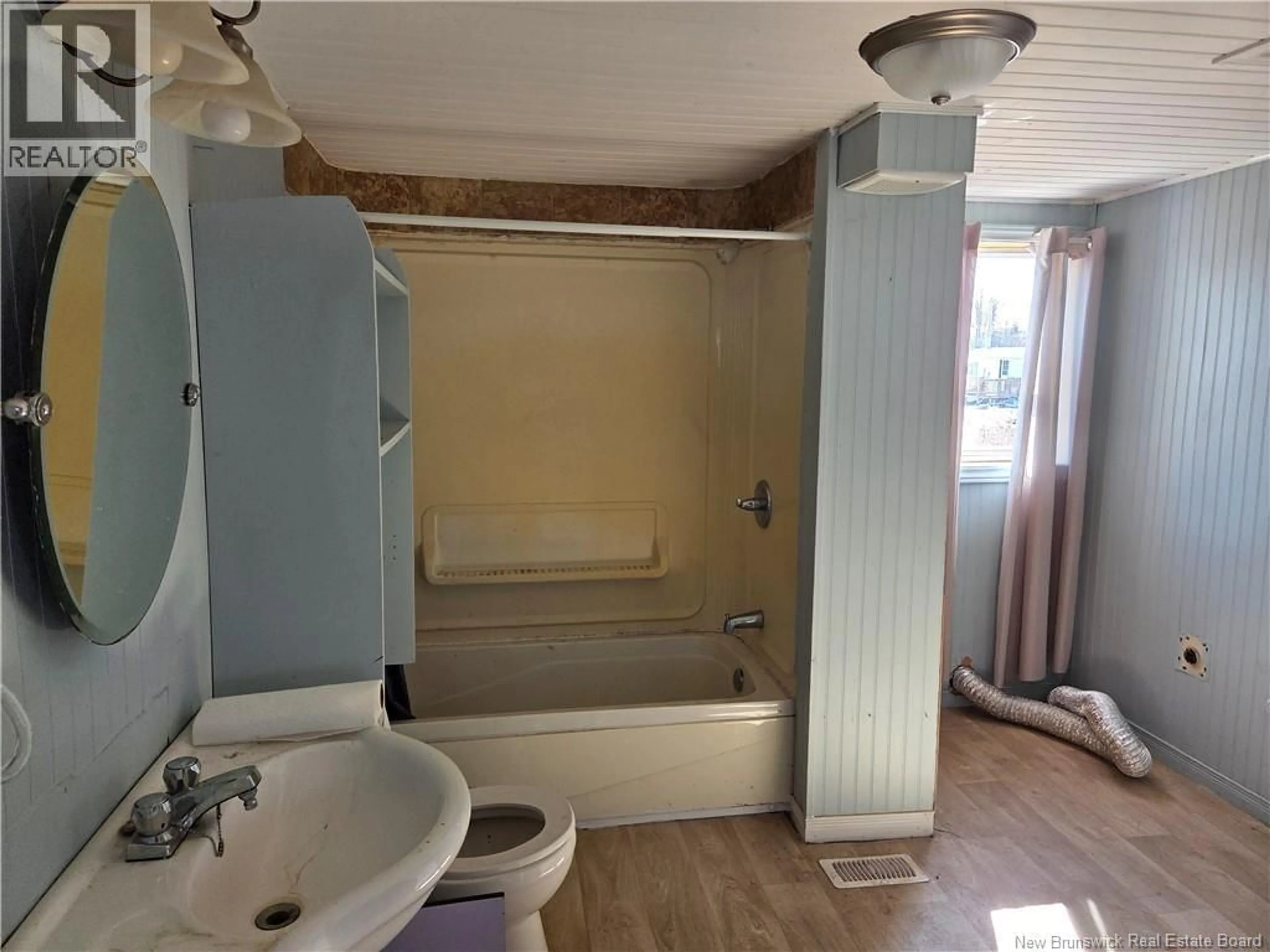 Standard bathroom, unknown for 27 FORT, Port Elgin New Brunswick E4M1L1