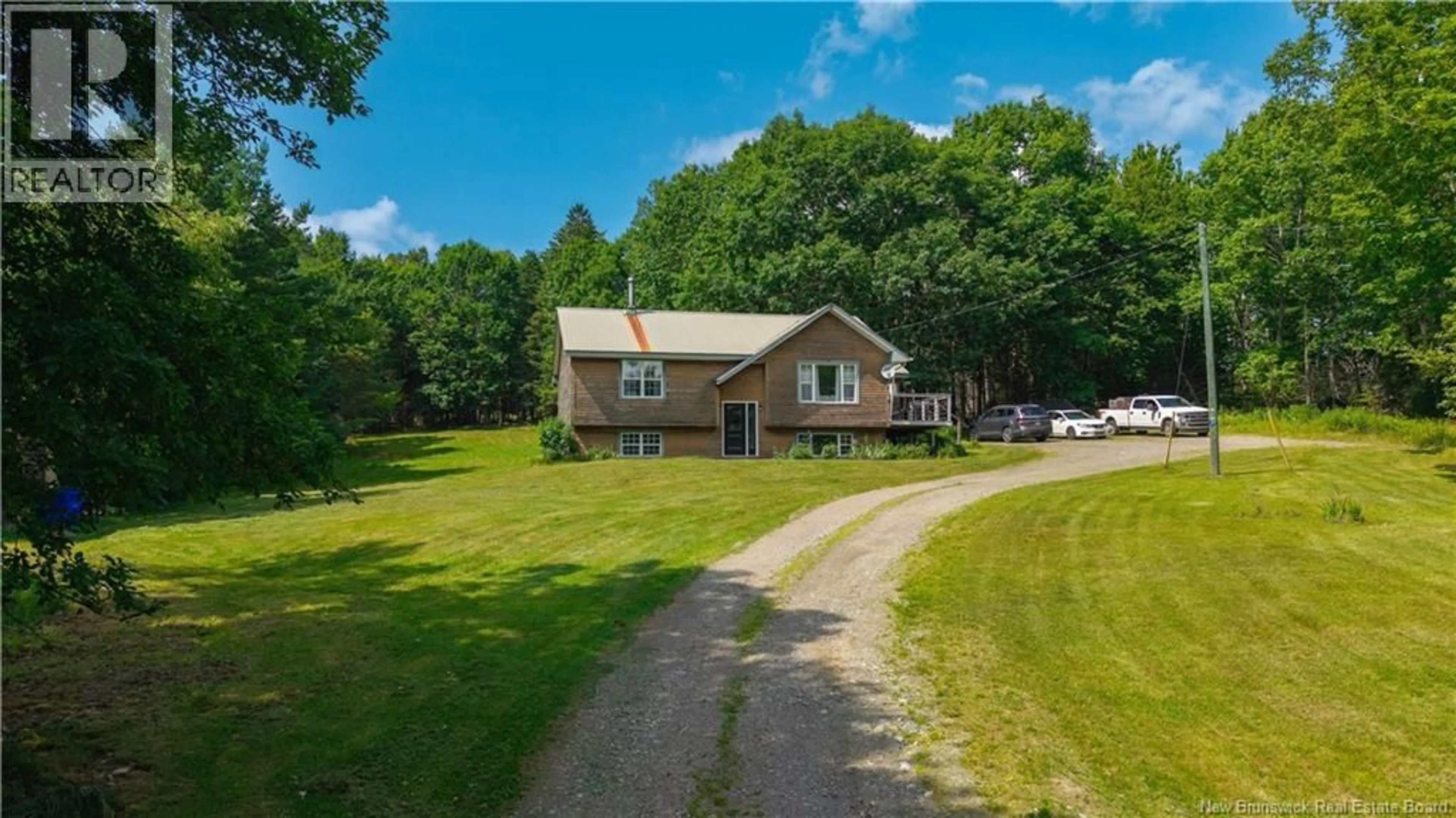 A pic from outside/outdoor area/front of a property/back of a property/a pic from drone, water/lake/river/ocean view for 31 HILLS ROAD, Oak Bay New Brunswick E3L4K6