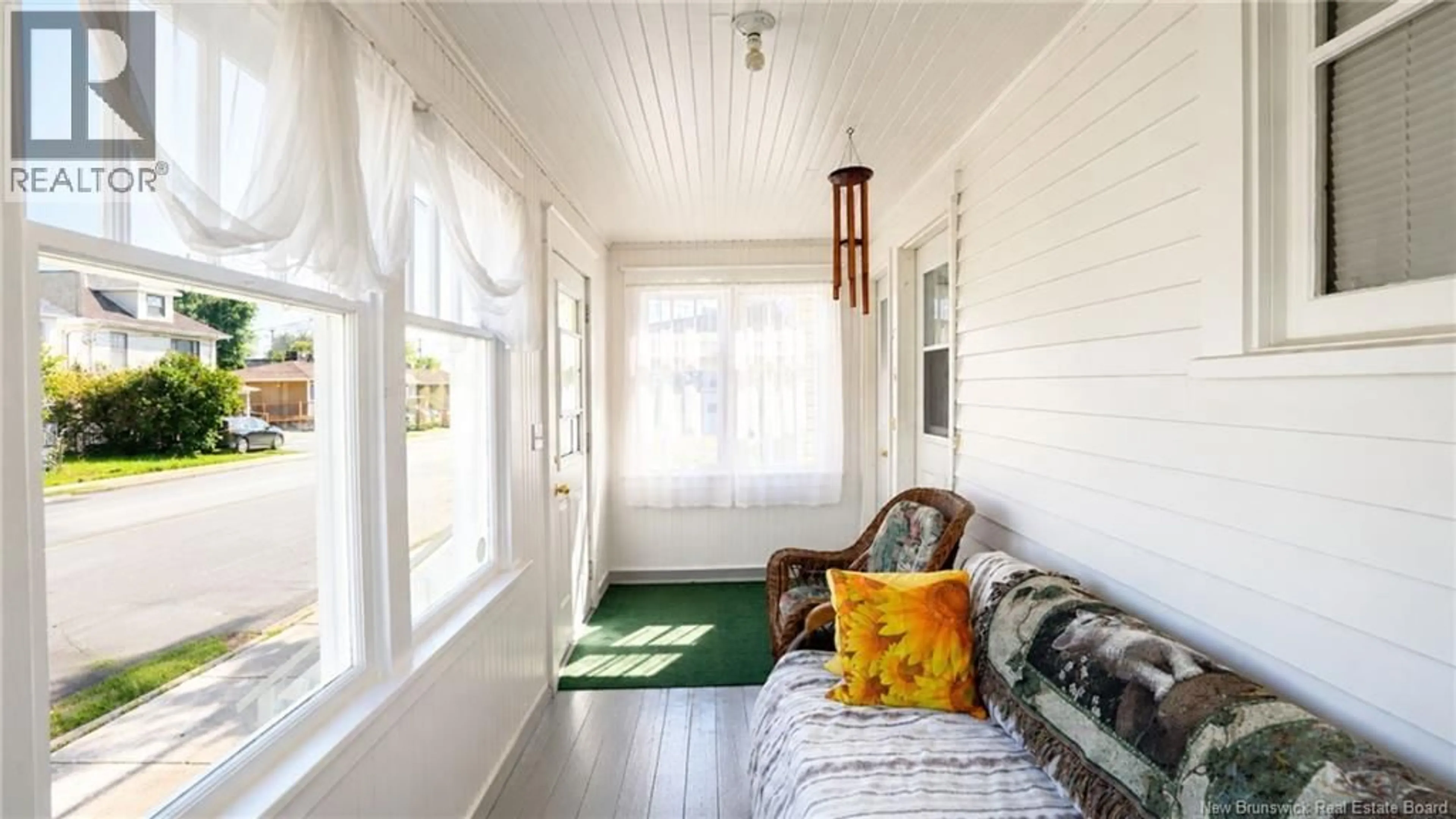 Indoor entryway for 344-346 ST-ANDREW, Bathurst New Brunswick E2A1C5