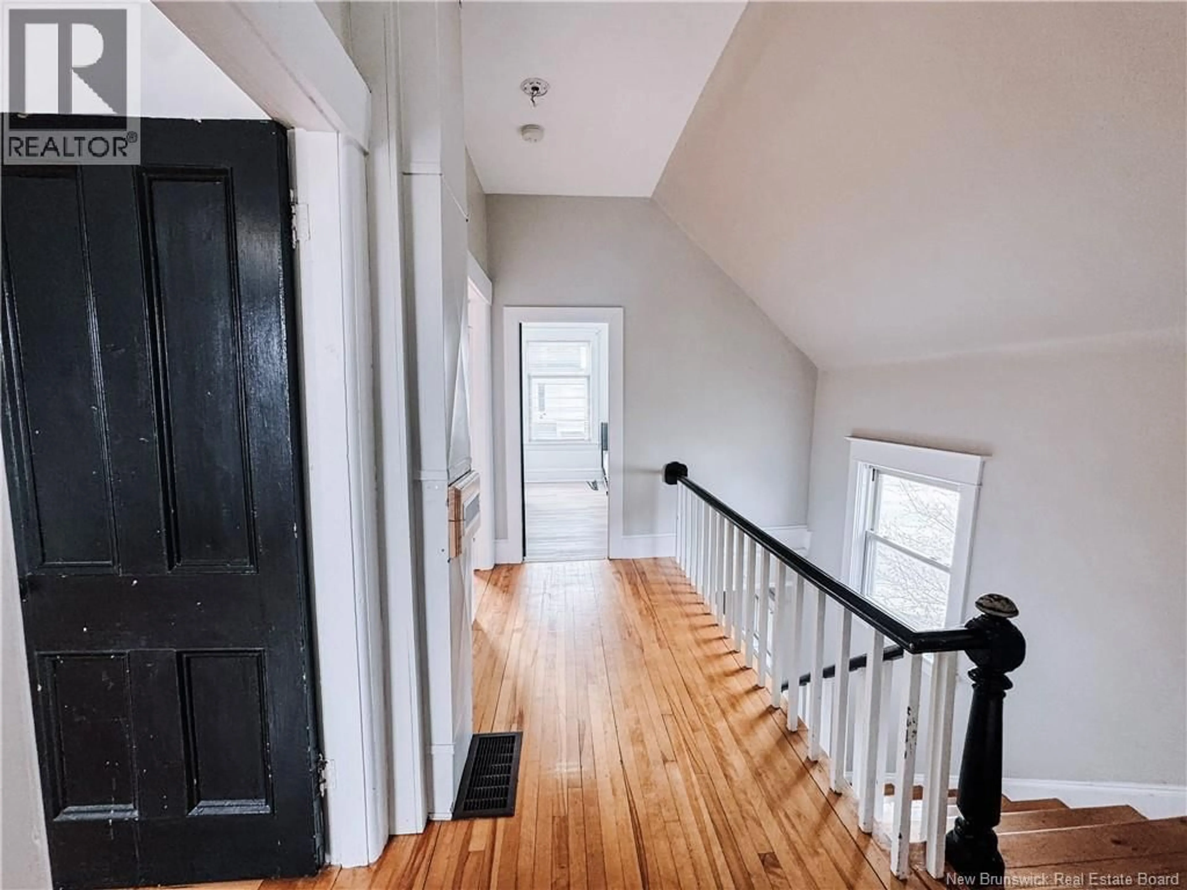 Indoor entryway for 203 MOUNTAIN ROAD, Moncton New Brunswick E1C2L5