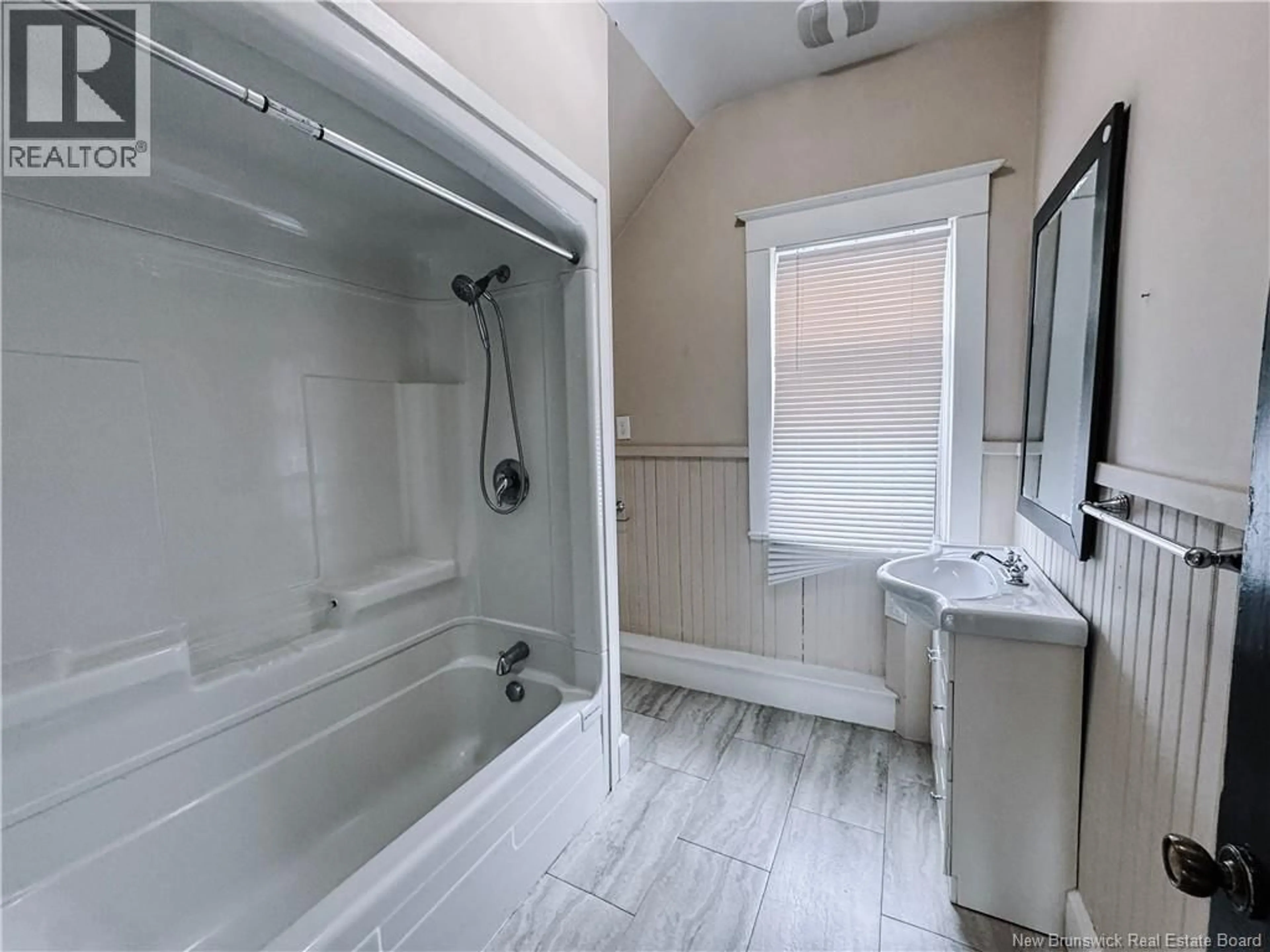 Standard bathroom, ceramic/tile floor for 203 MOUNTAIN ROAD, Moncton New Brunswick E1C2L5
