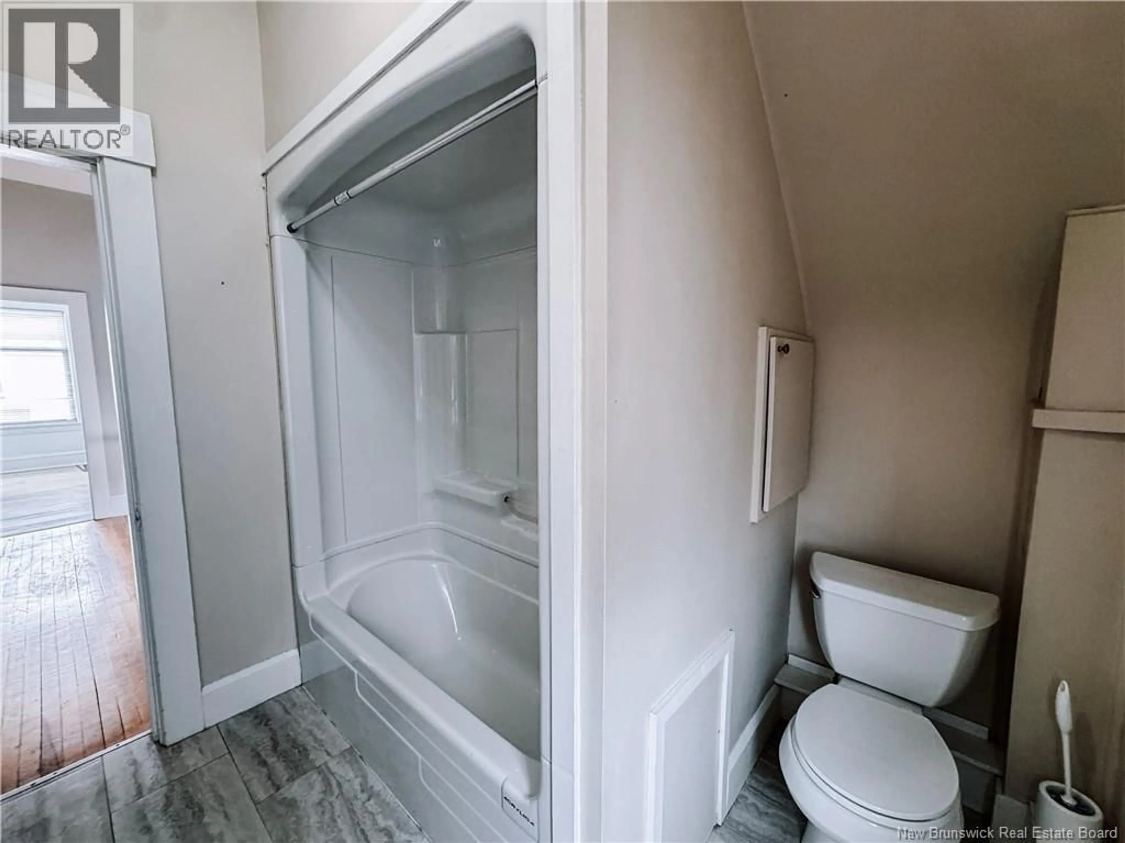A pic of a room for 203 MOUNTAIN ROAD, Moncton New Brunswick E1C2L5