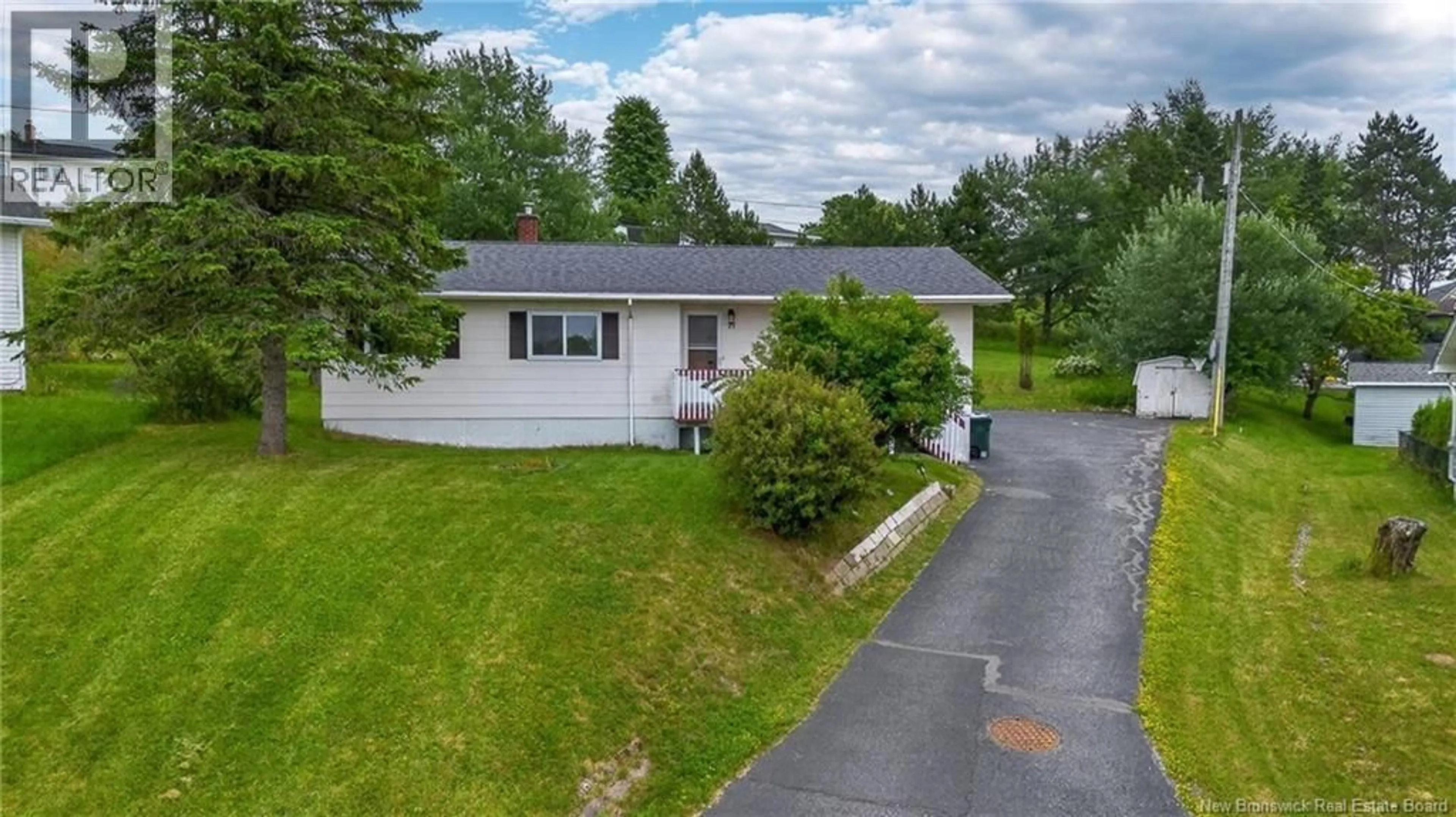 A pic from outside/outdoor area/front of a property/back of a property/a pic from drone, street for 21 MOUNTAIN ROAD, Saint John New Brunswick E2J2W7