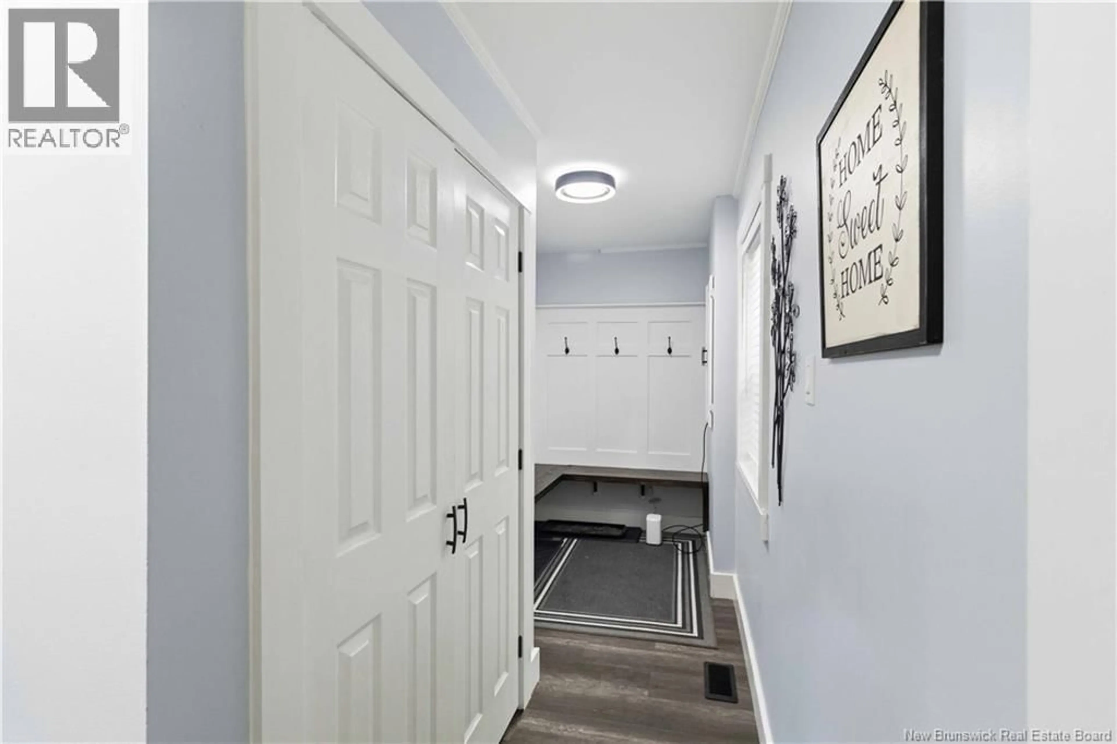 Indoor entryway for 322 ROUTE 102, Burton New Brunswick E2V3C5