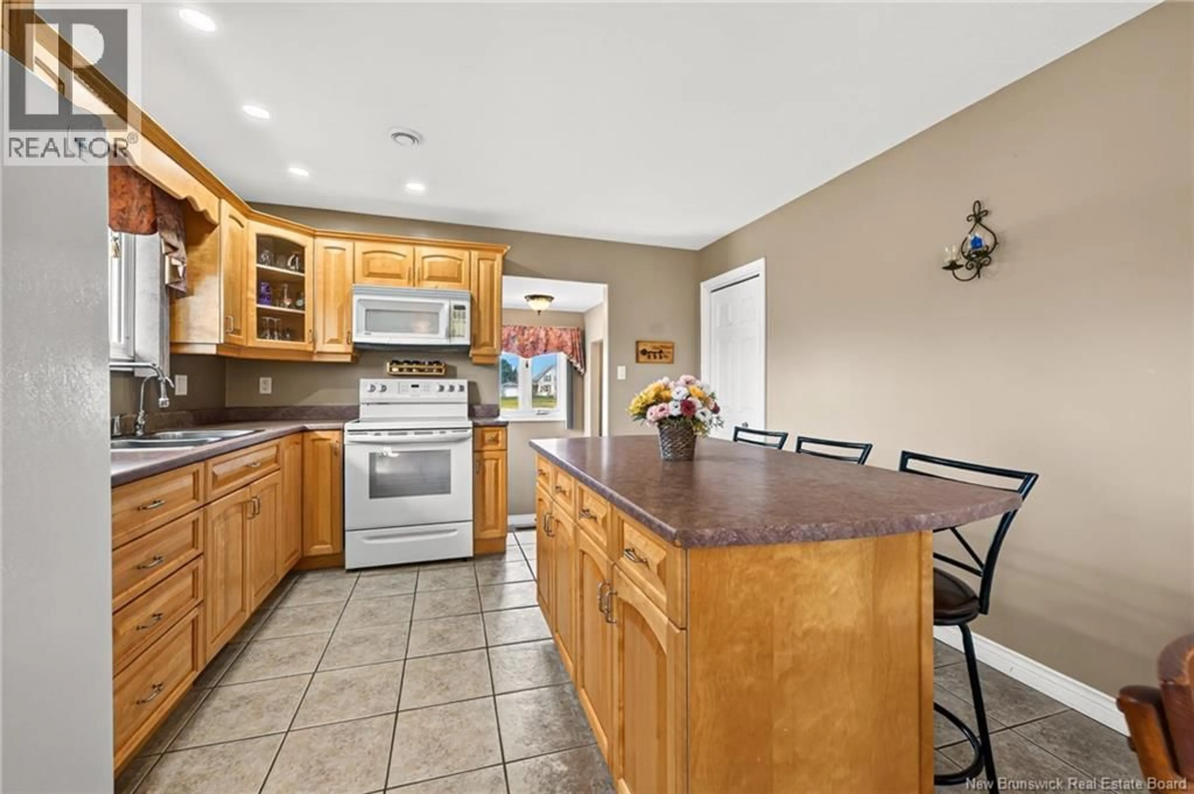 Standard kitchen, ceramic/tile floor for 2164 ROUTE 950, Petit-Cap New Brunswick E4N2K1