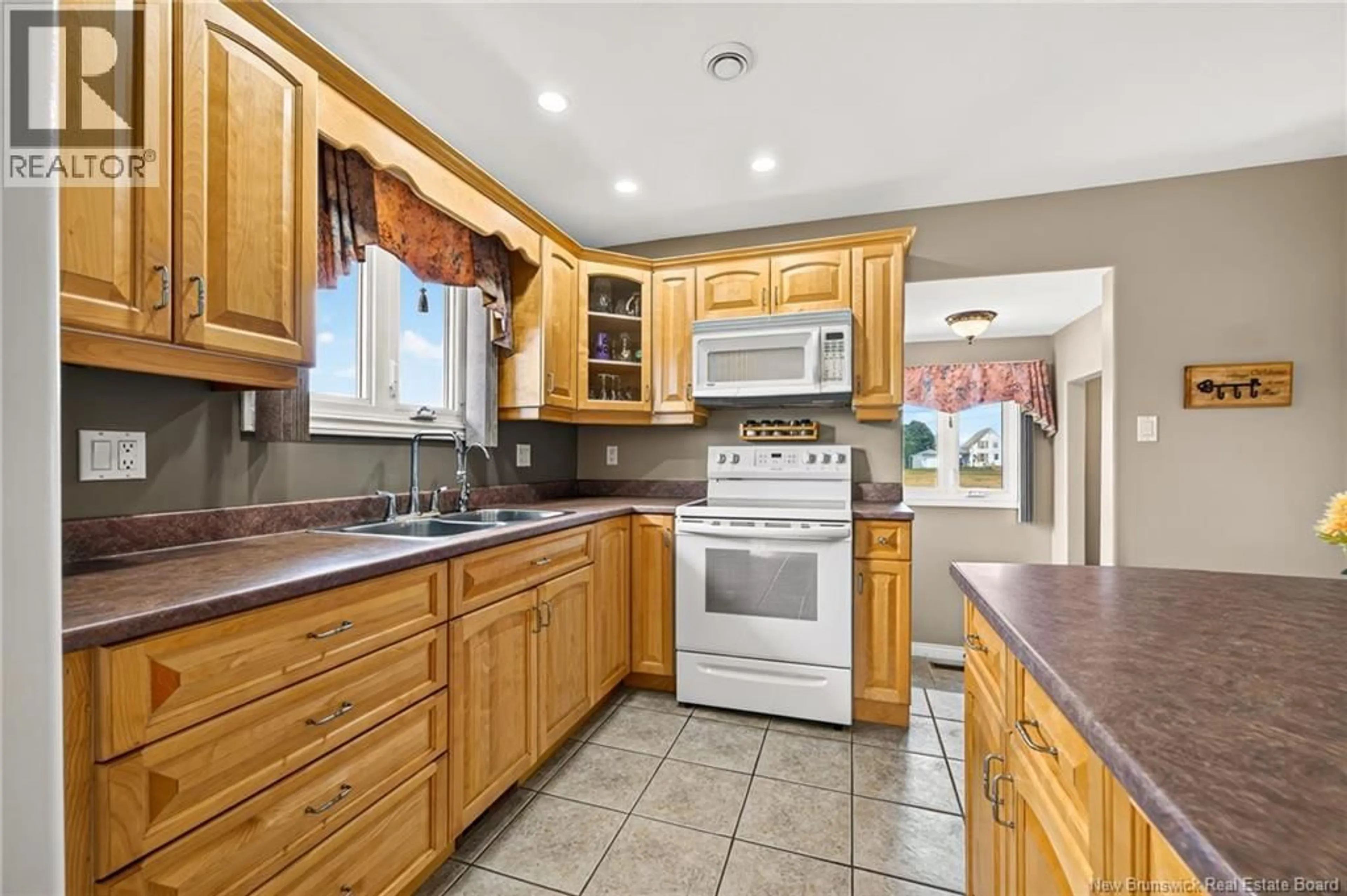 Standard kitchen, ceramic/tile floor for 2164 ROUTE 950, Petit-Cap New Brunswick E4N2K1