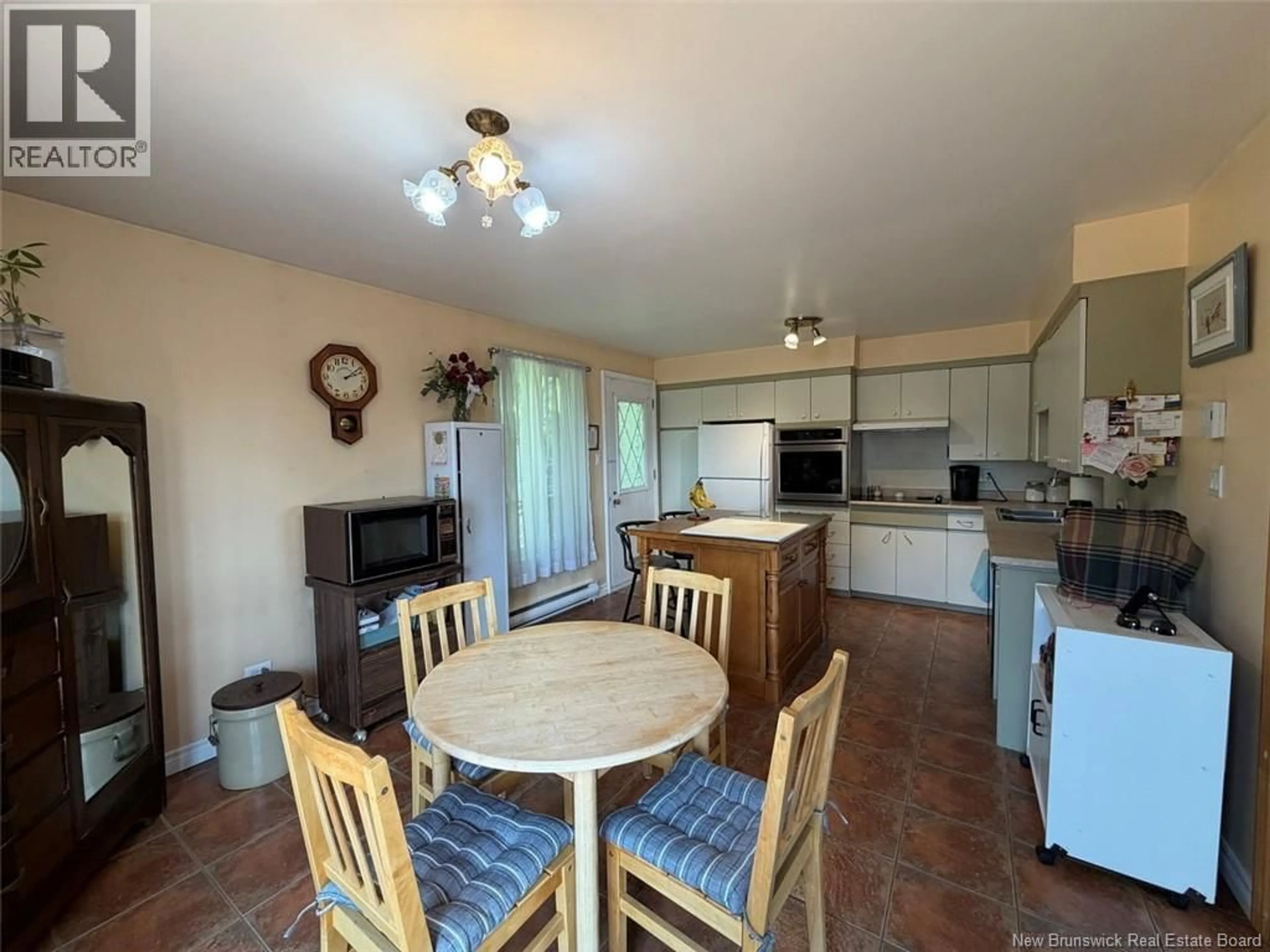 Standard kitchen, unknown for 199 BELLEVUE STREET, Edmundston New Brunswick E3V2E4