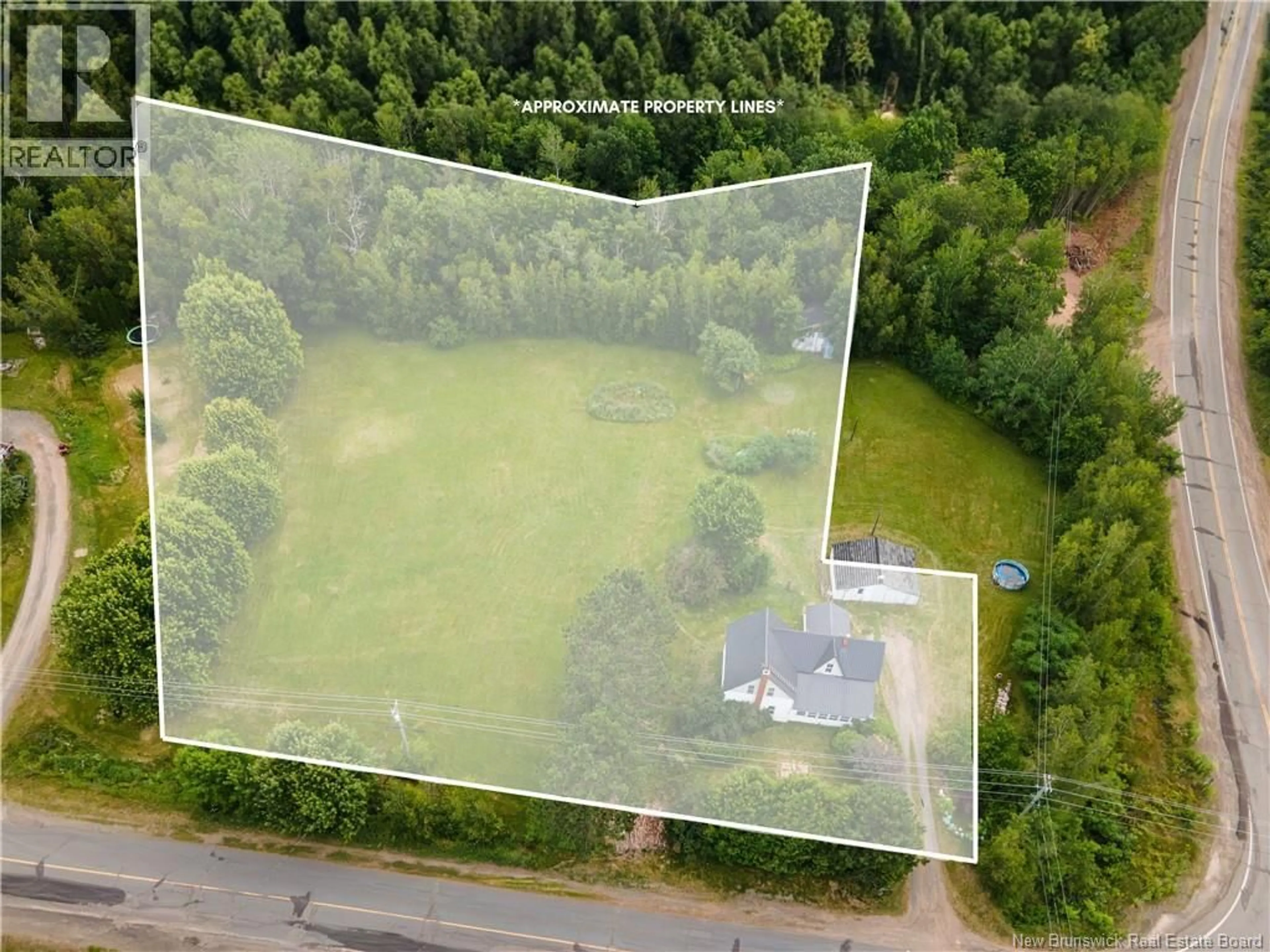 A pic from outside/outdoor area/front of a property/back of a property/a pic from drone, building for 4390 ROUTE 105, Jemseg New Brunswick E4C3K1
