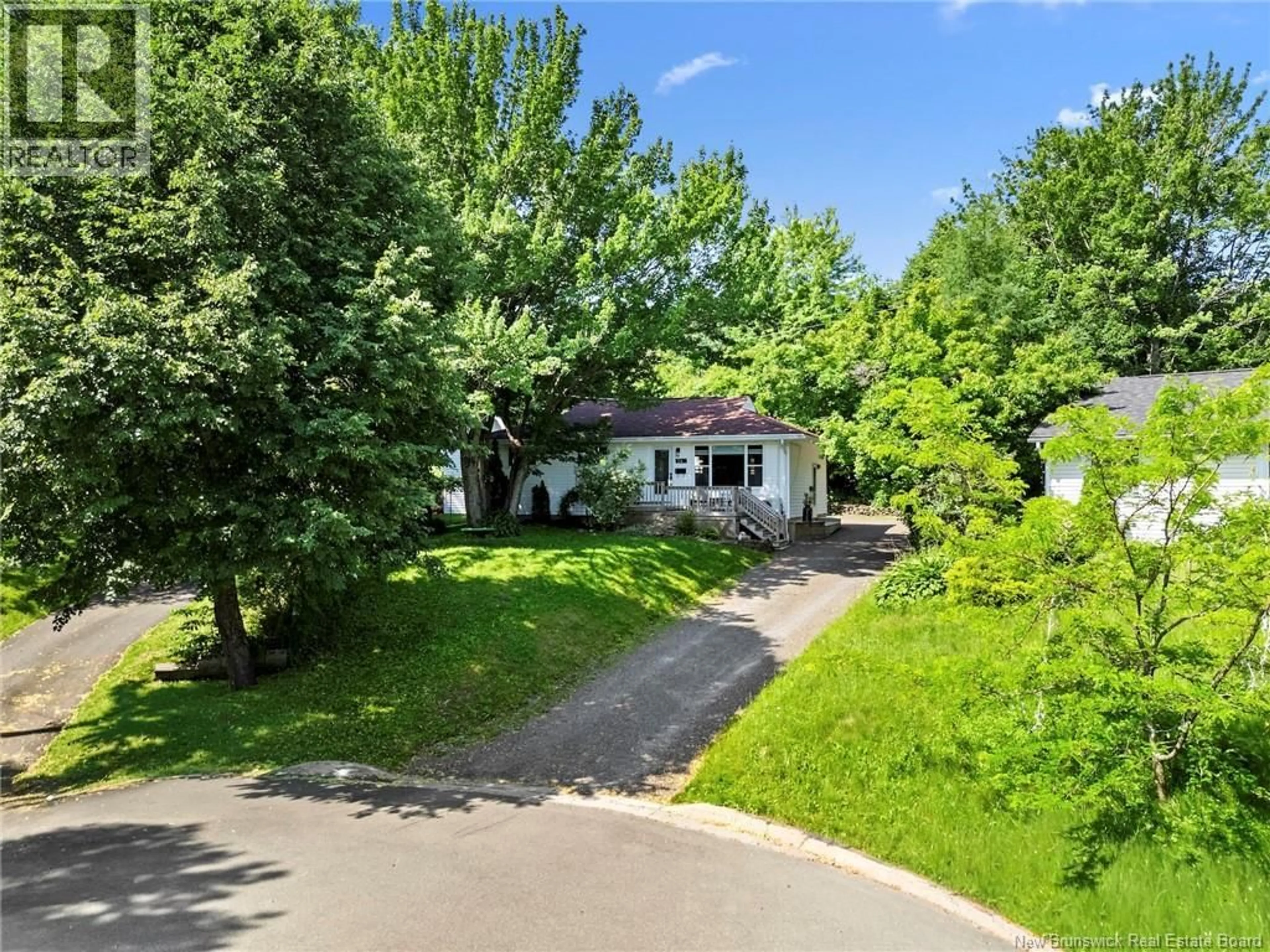 A pic from outside/outdoor area/front of a property/back of a property/a pic from drone, street for 26 CHELSEA COURT, Fredericton New Brunswick E3B4N1