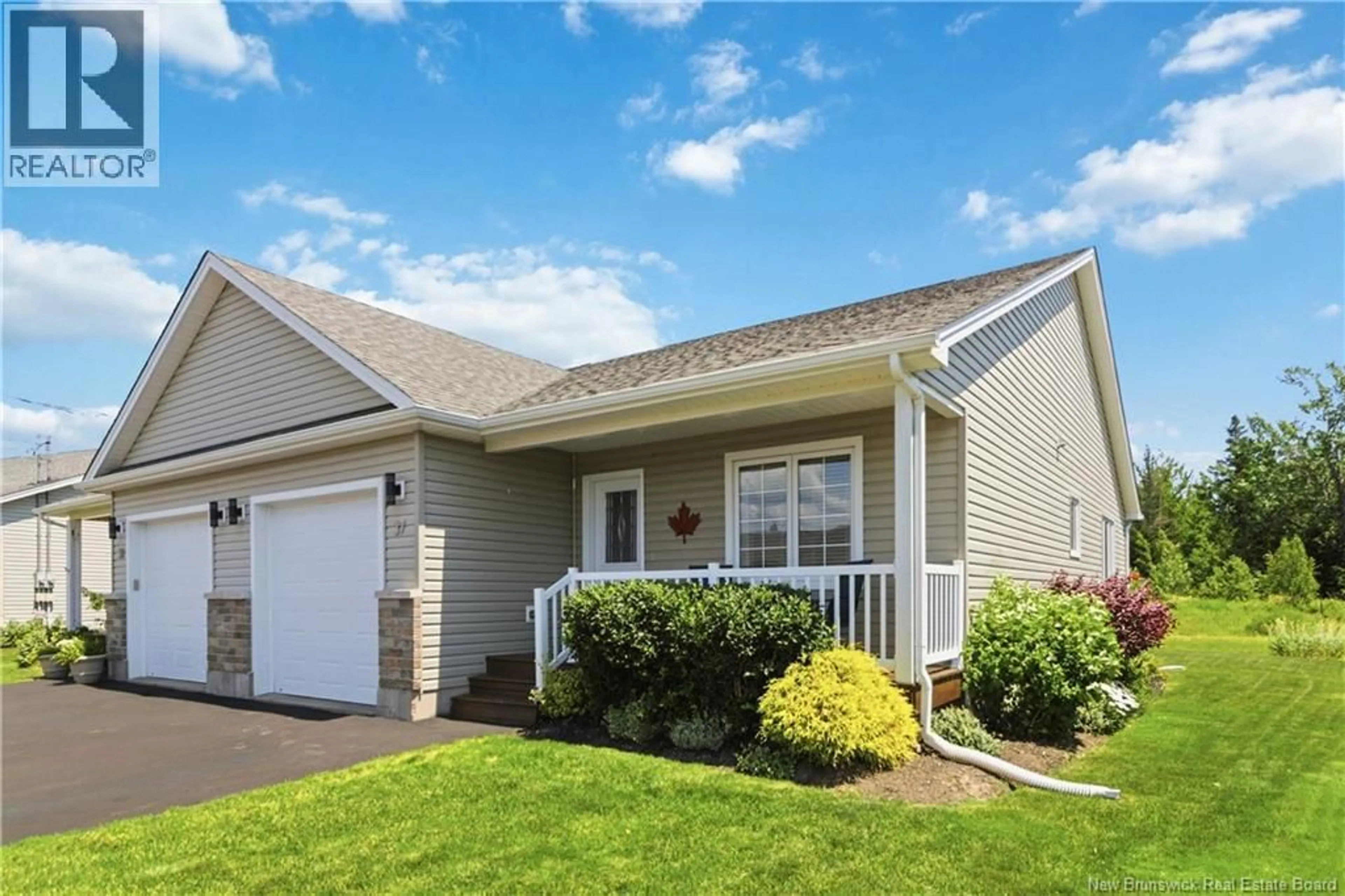 Home with vinyl exterior material, street for 37 GOLDEN STREET, Moncton New Brunswick E1G5T3