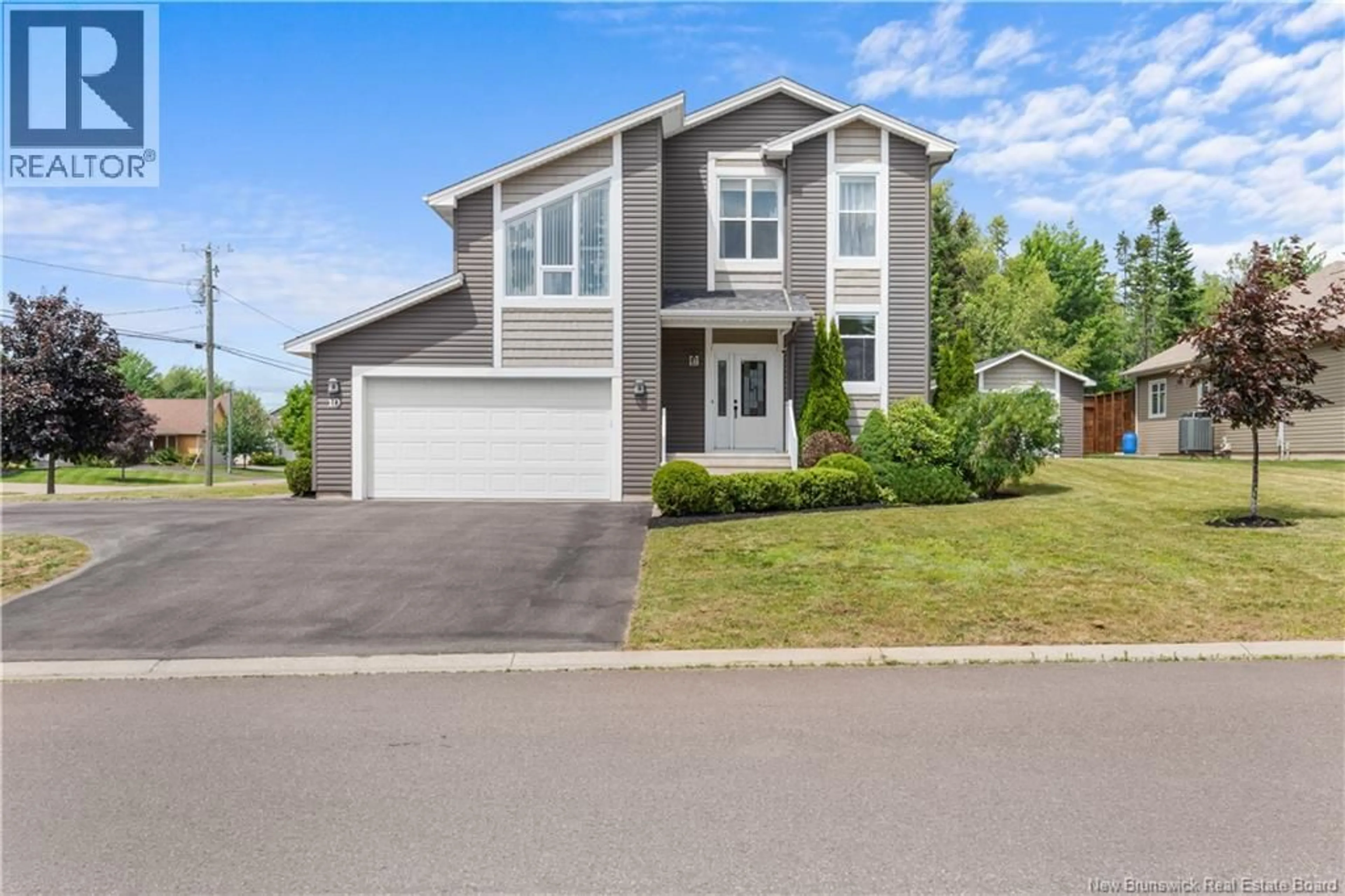 Home with vinyl exterior material, street for 10 YVES COURT, Dieppe New Brunswick E1A0Z7