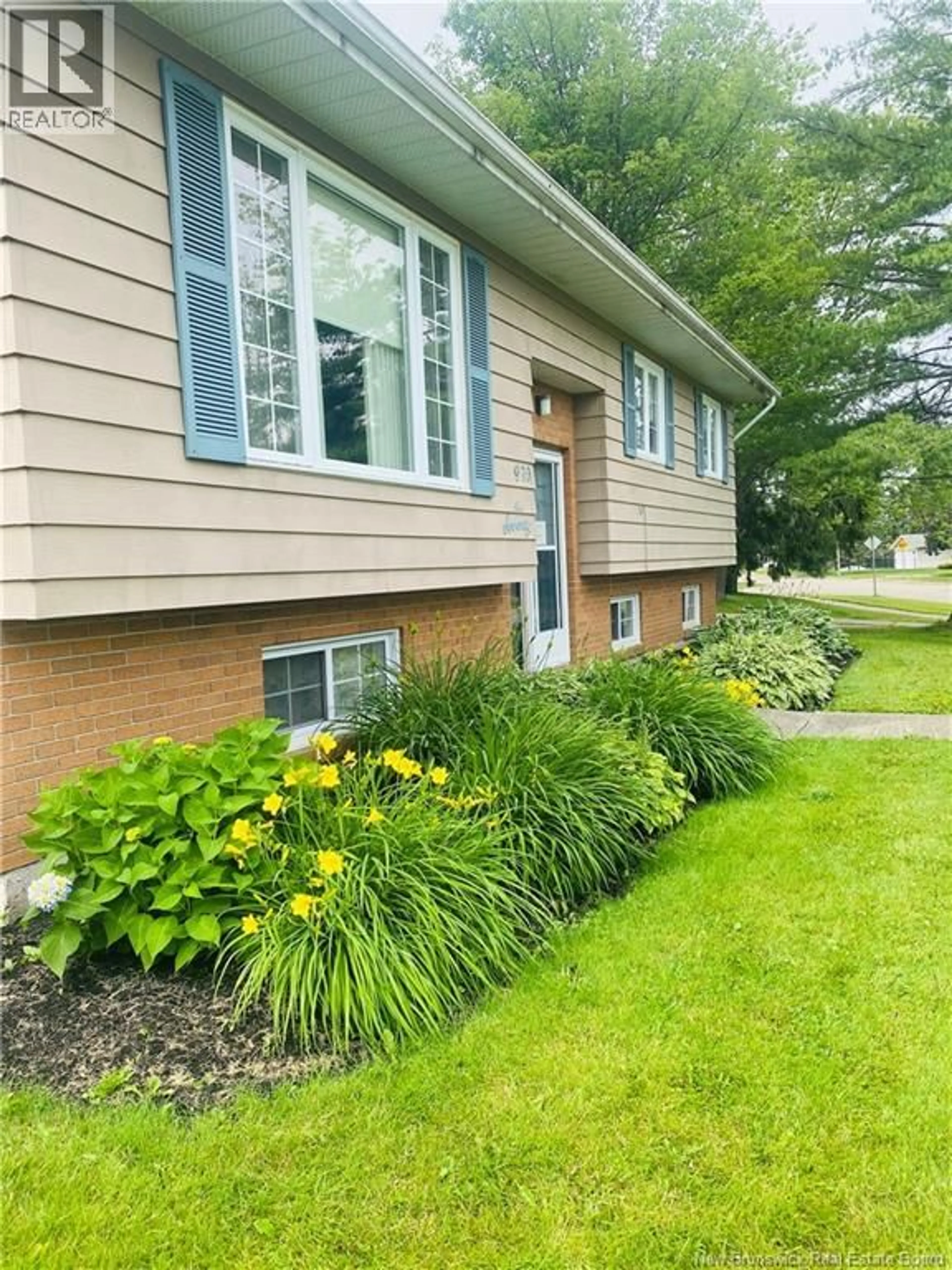 Home with vinyl exterior material, street for 970 FRAMPTON LANE, Moncton New Brunswick E1G1M8