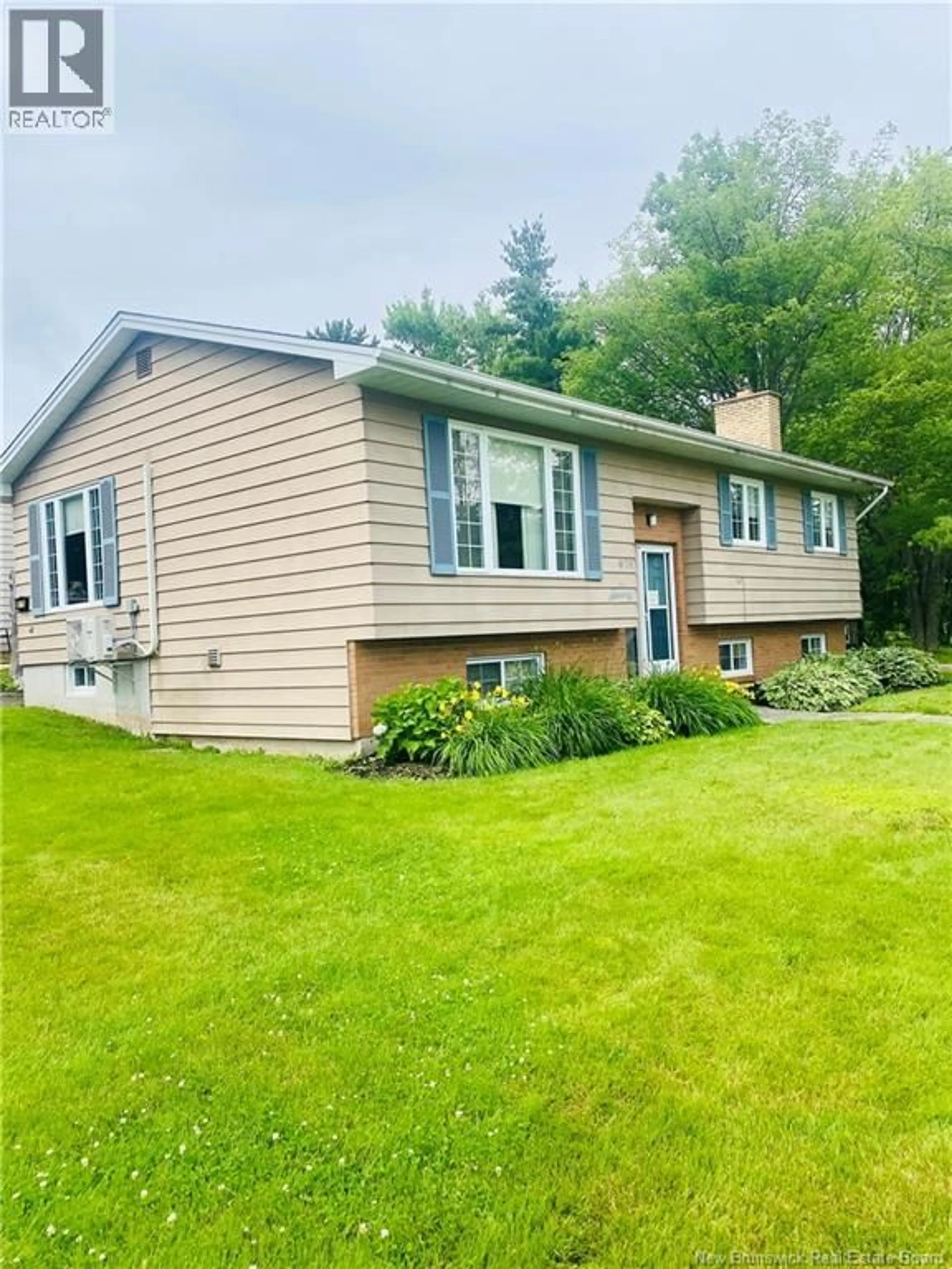 Home with vinyl exterior material, street for 970 FRAMPTON LANE, Moncton New Brunswick E1G1M8