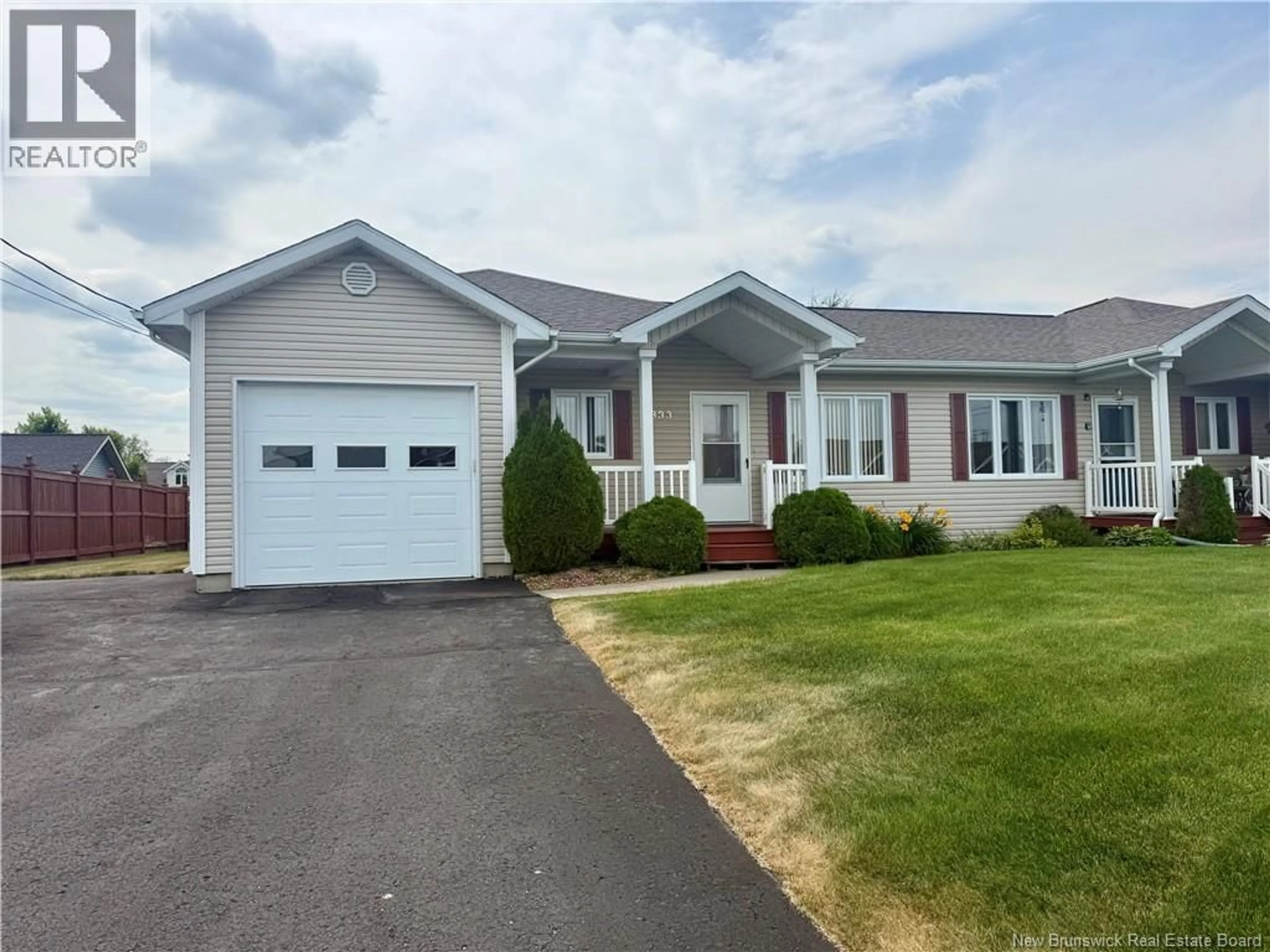 Home with vinyl exterior material, street for 333 MCCORMICK STREET, Grand-Sault/Grand Falls New Brunswick E3Y3X8