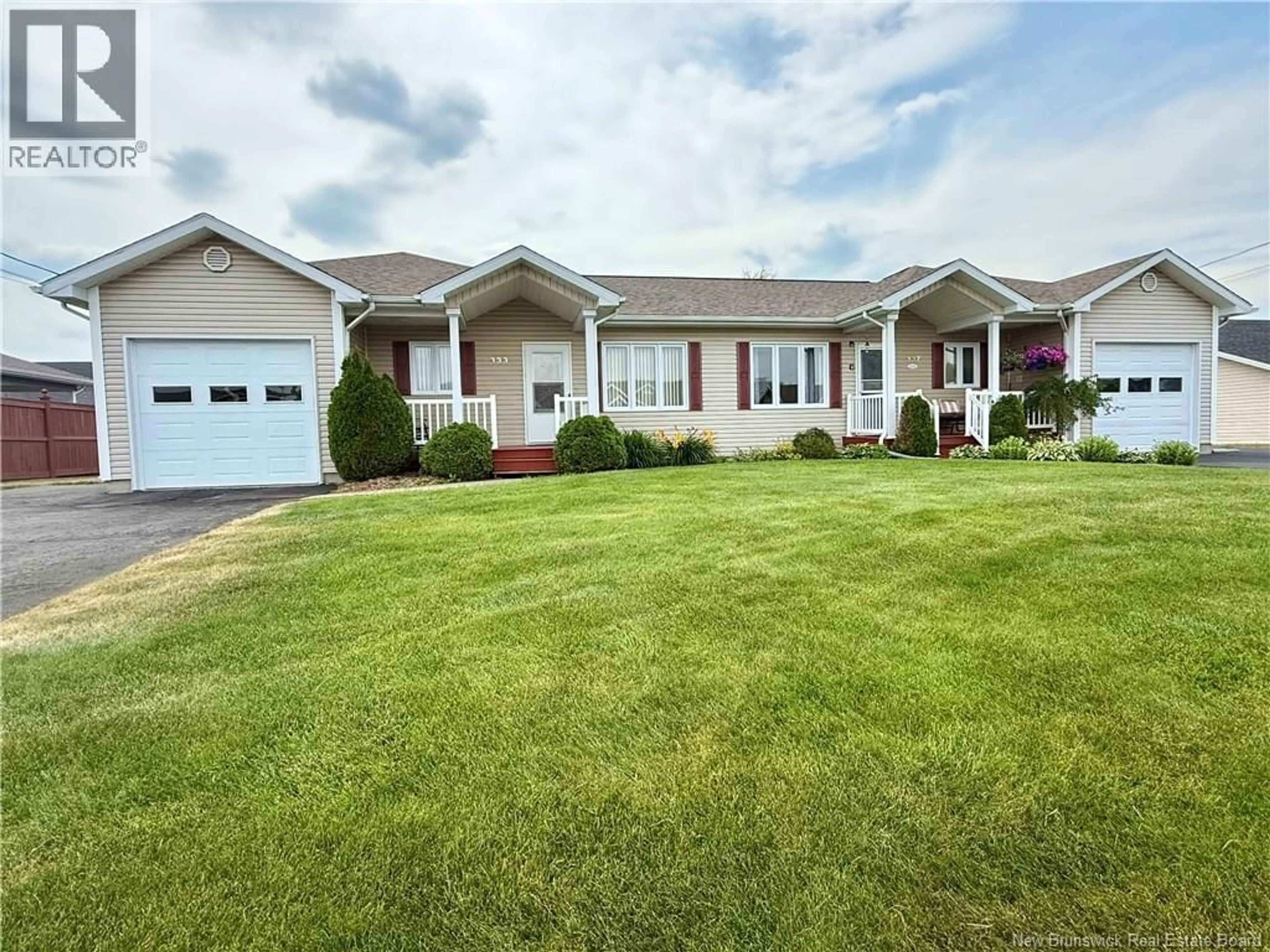 Home with vinyl exterior material, street for 333 MCCORMICK STREET, Grand-Sault/Grand Falls New Brunswick E3Y3X8