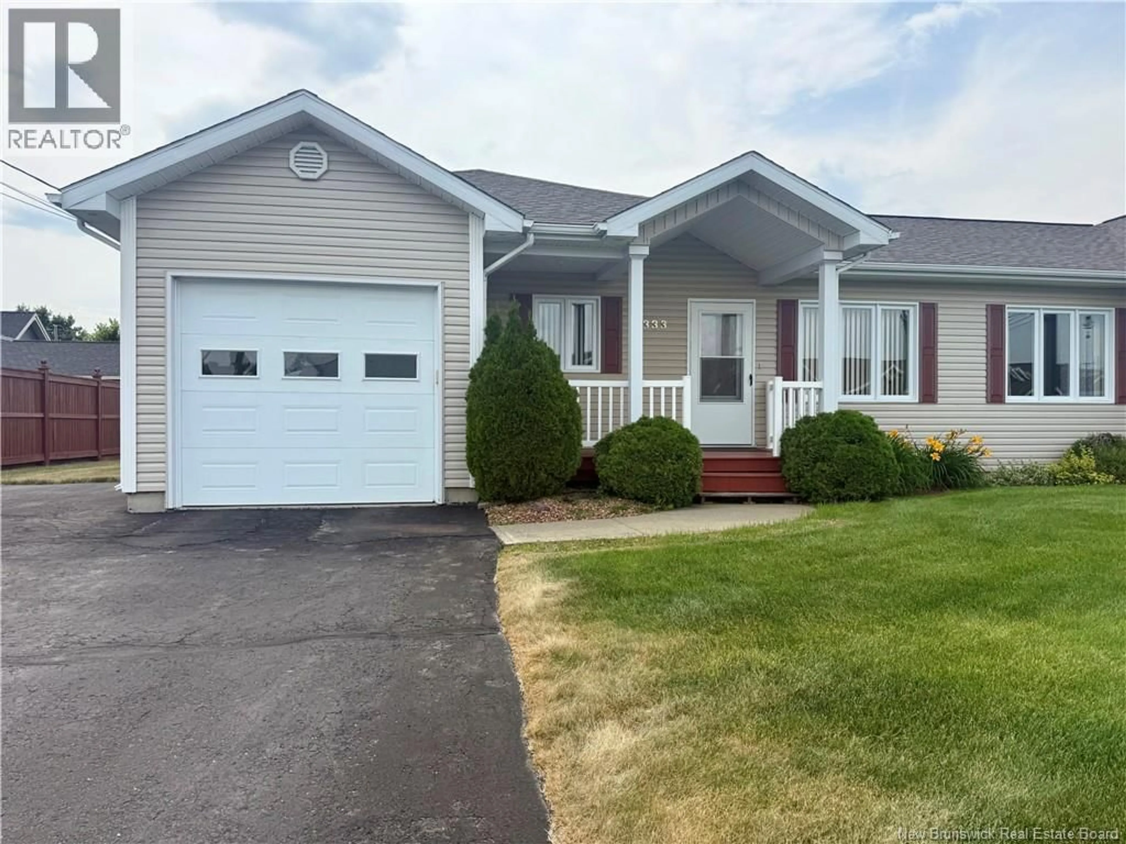 Home with vinyl exterior material, street for 333 MCCORMICK STREET, Grand-Sault/Grand Falls New Brunswick E3Y3X8