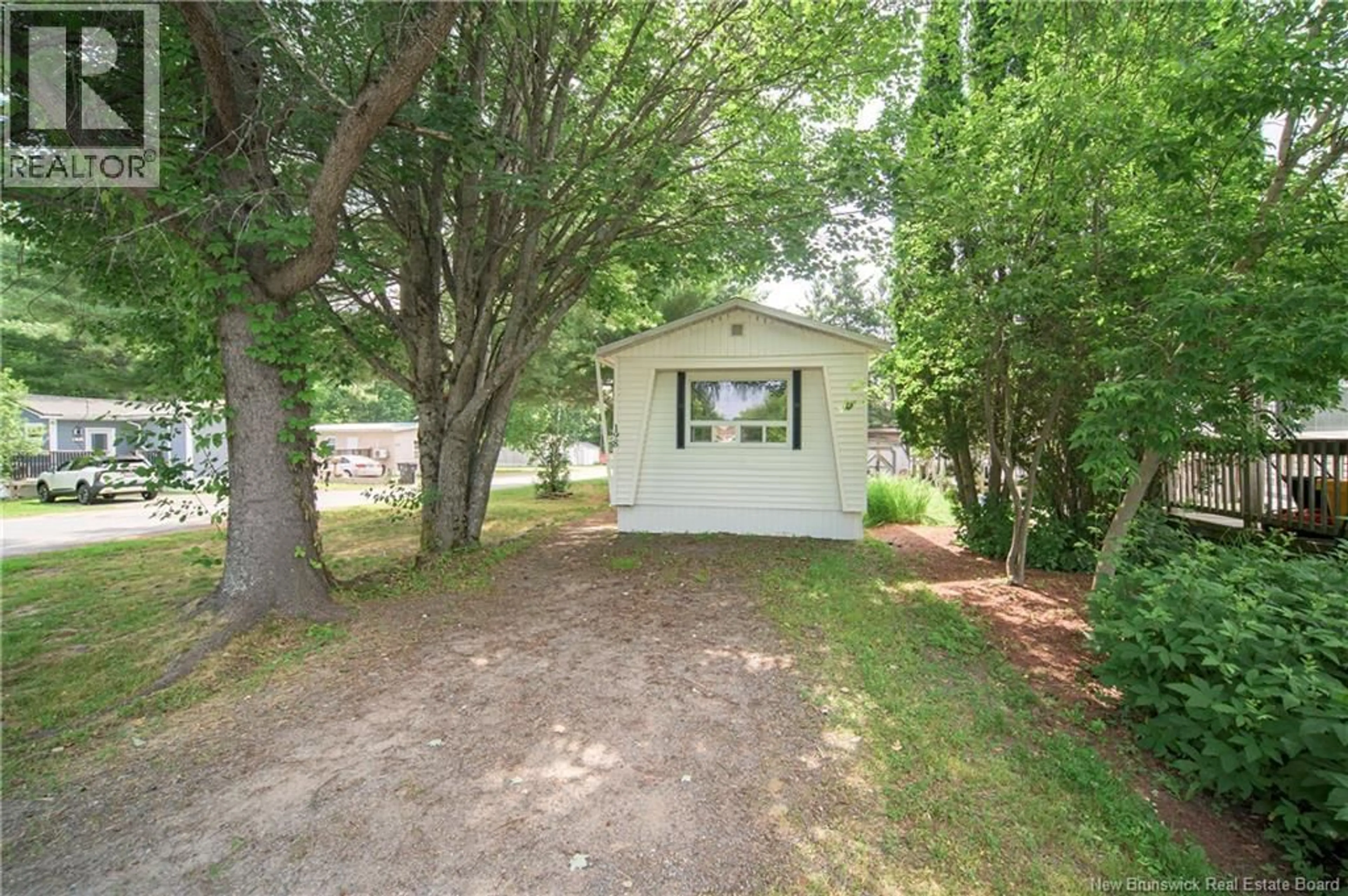Unknown for 198 MOORE STREET, Lincoln New Brunswick E3B8L8