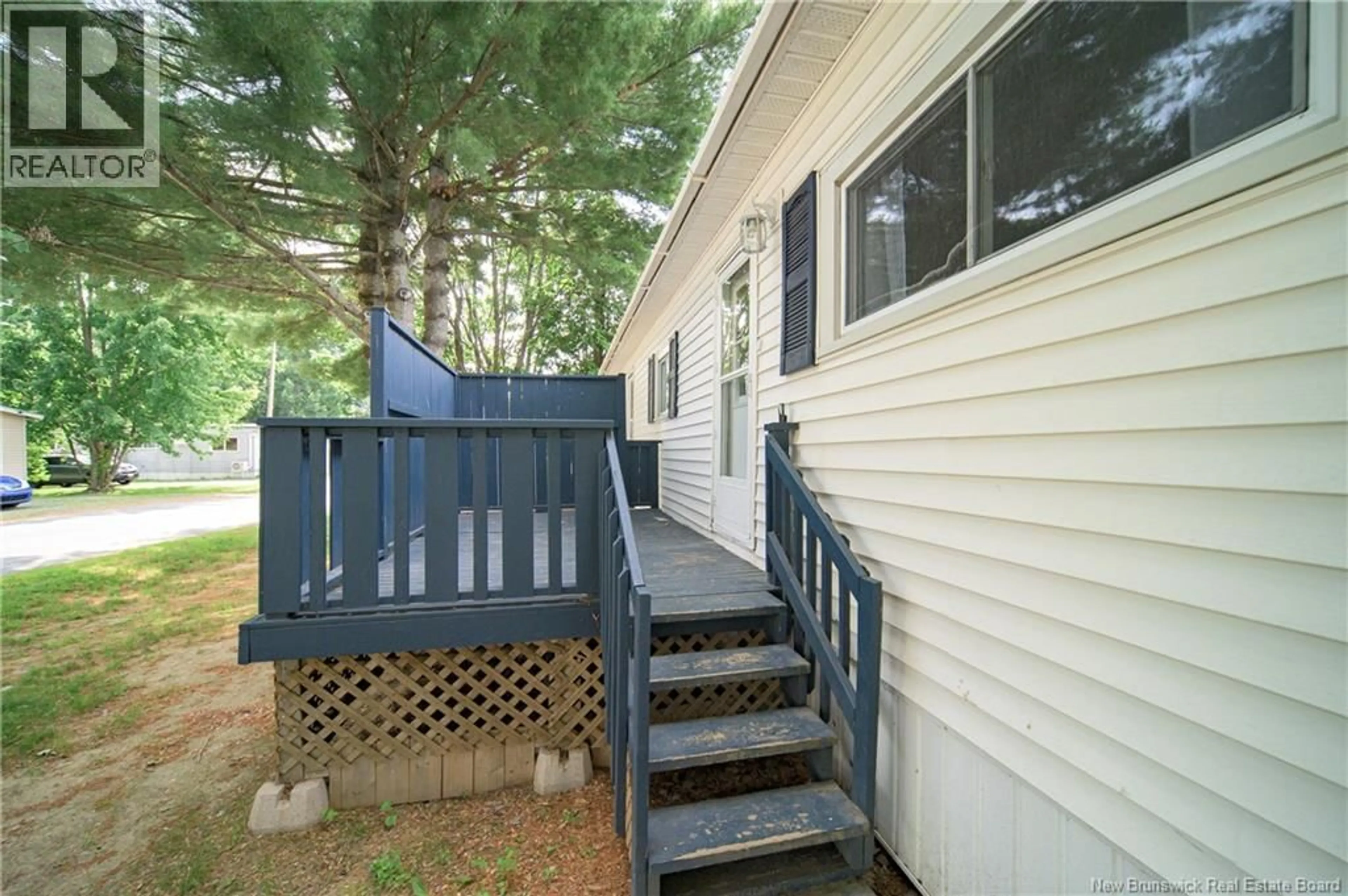 Unknown for 198 MOORE STREET, Lincoln New Brunswick E3B8L8