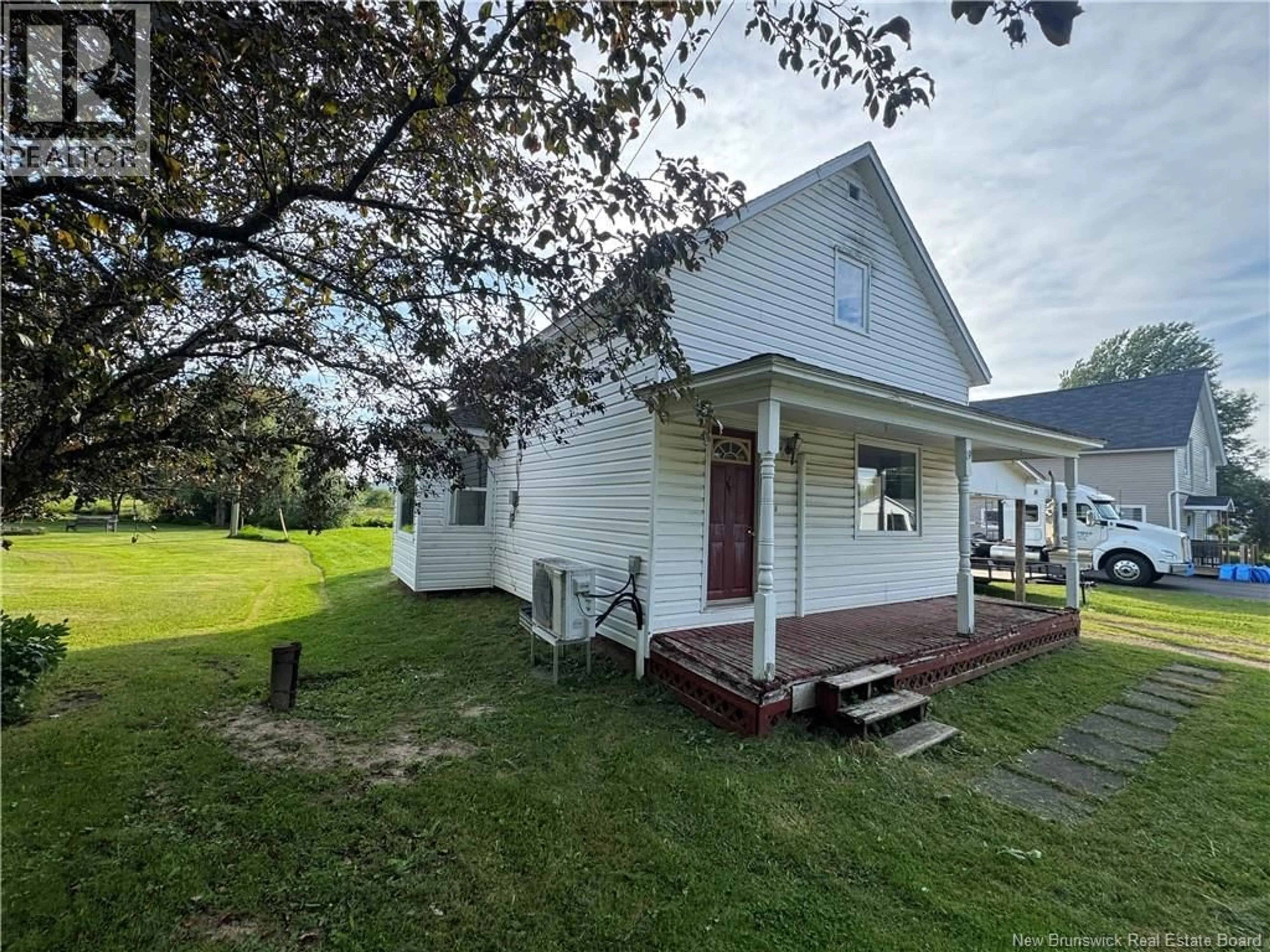 A pic from outside/outdoor area/front of a property/back of a property/a pic from drone, unknown for 19 BRIDGE STREET, Apohaqui New Brunswick E5P2M3
