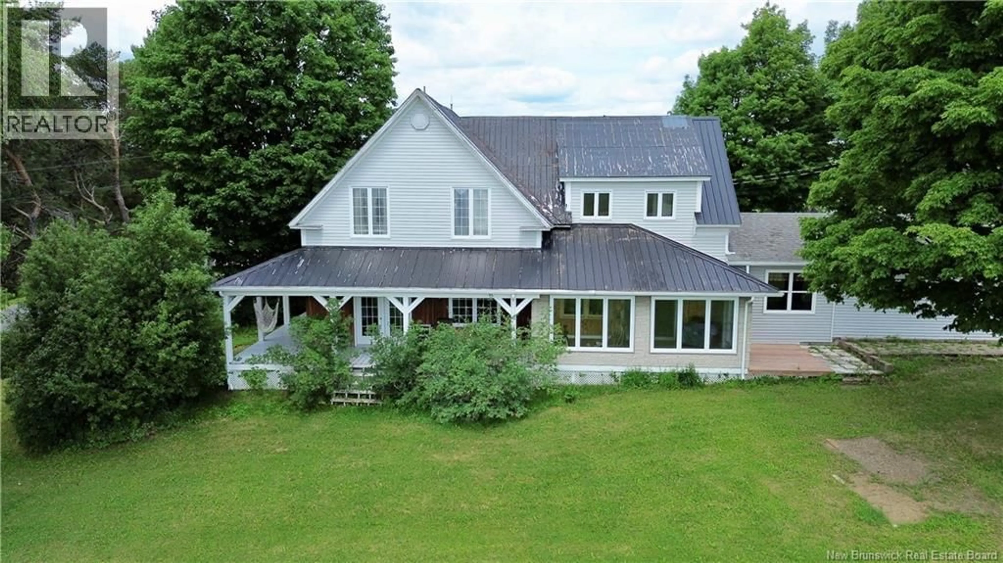 A pic from outside/outdoor area/front of a property/back of a property/a pic from drone, building for 480 NORTH VIEW ROAD, North View New Brunswick E7G2J8