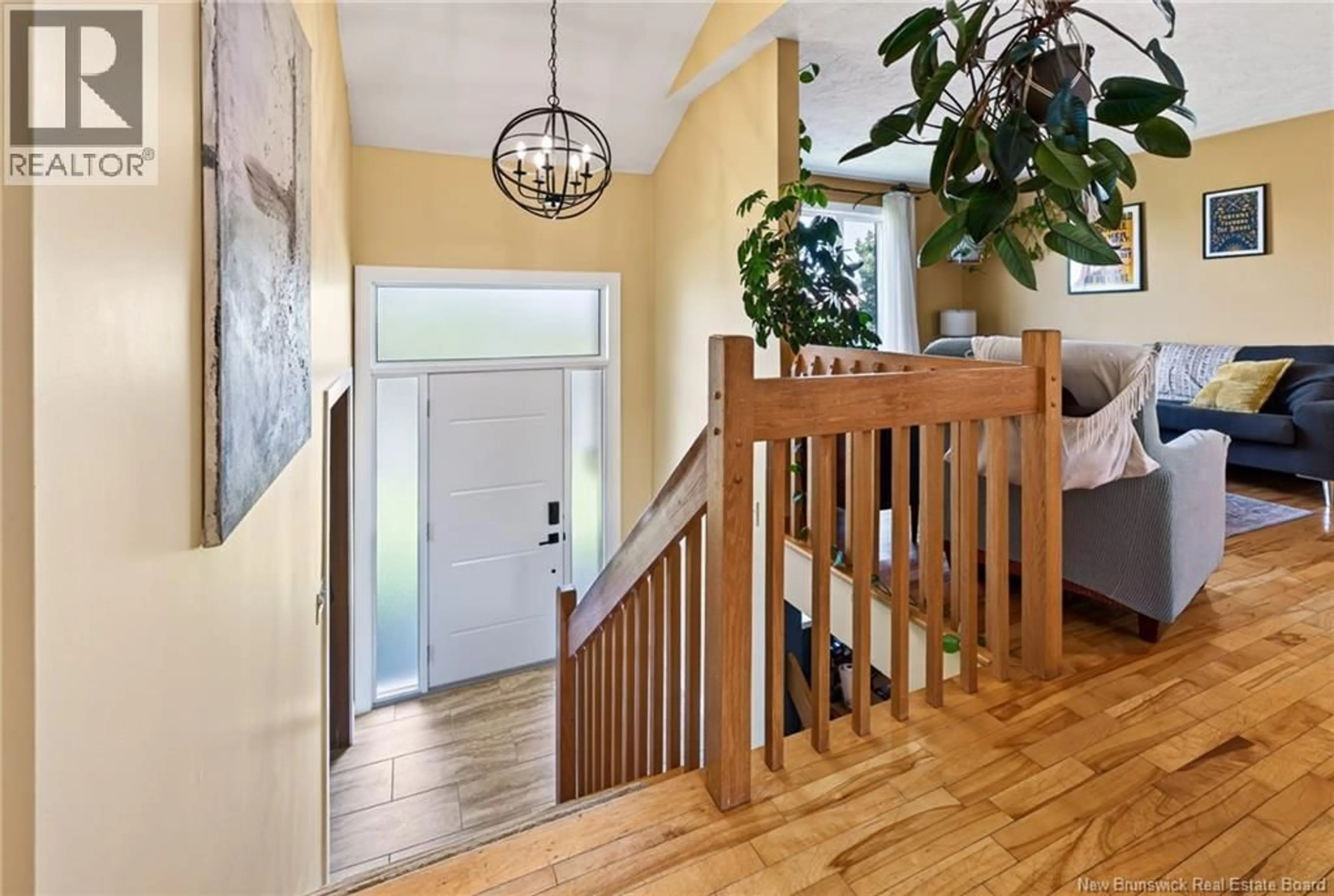 Indoor entryway for 78 WOODSTONE CRESCENT, Moncton New Brunswick E1G1W1