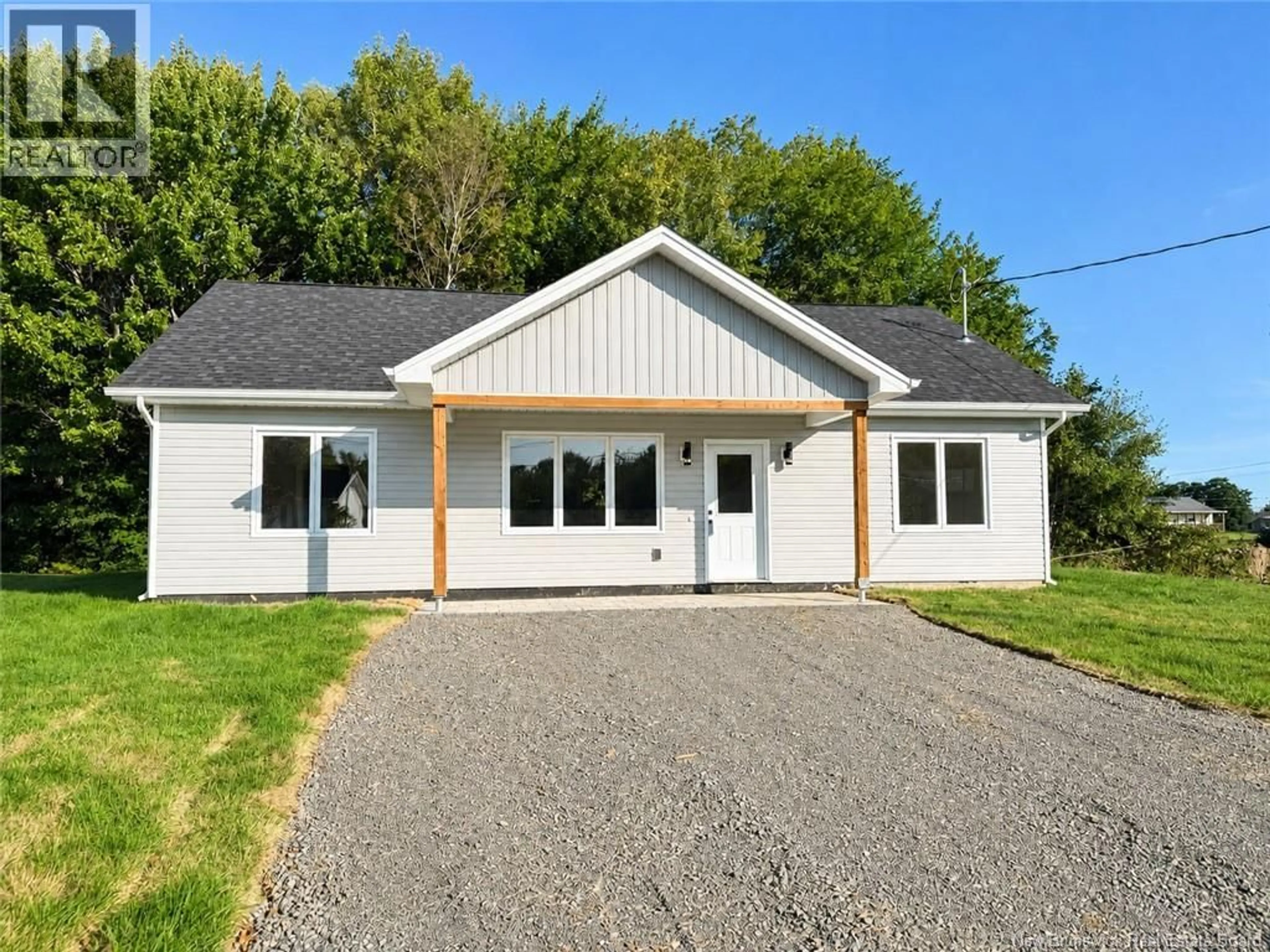 Home with vinyl exterior material, street for 35 LAUZA AVENUE, Saint-Antoine New Brunswick E4V1J8