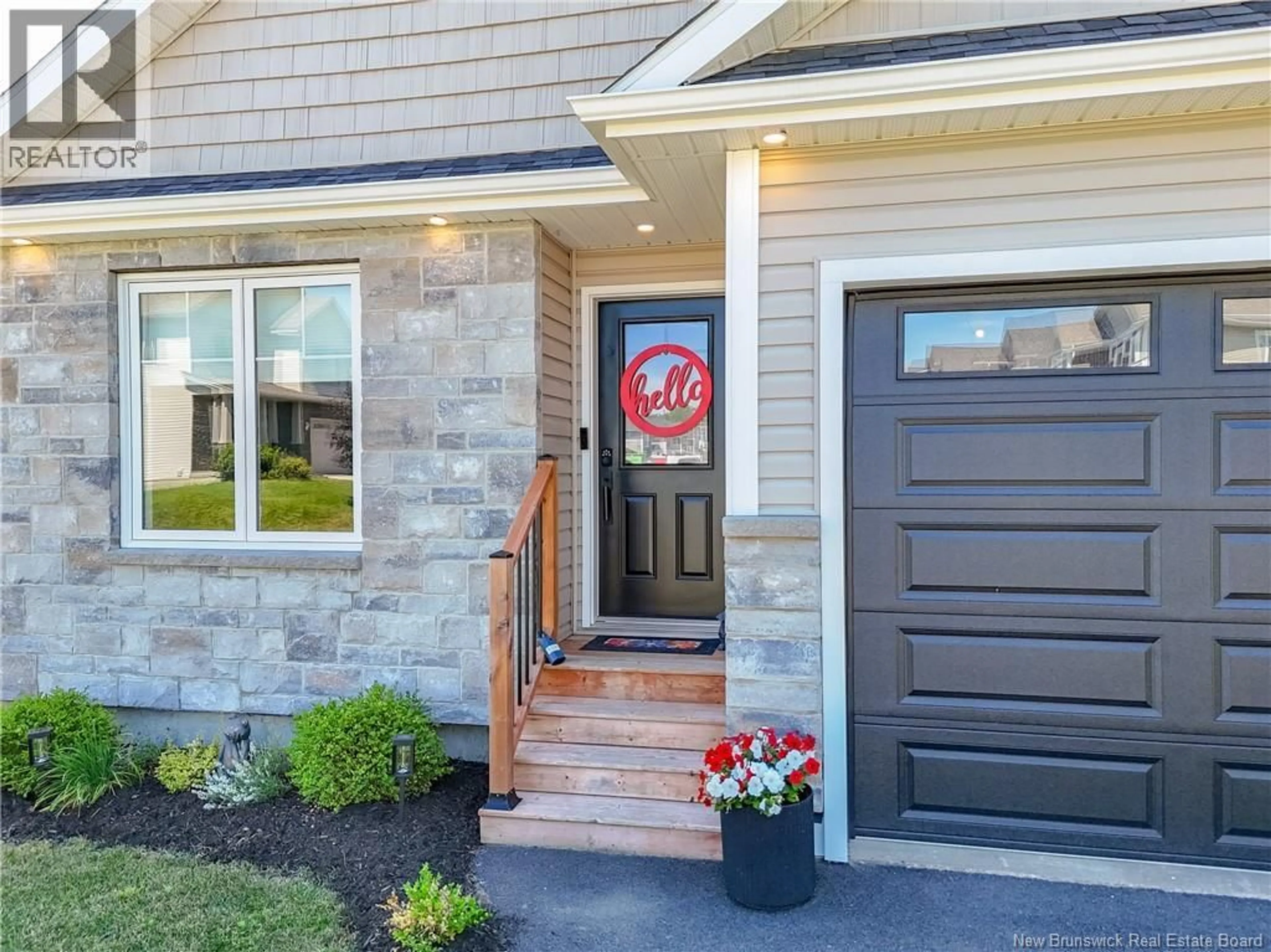 Indoor entryway for 27 WYNGATE DRIVE, Fredericton New Brunswick E3A9X8