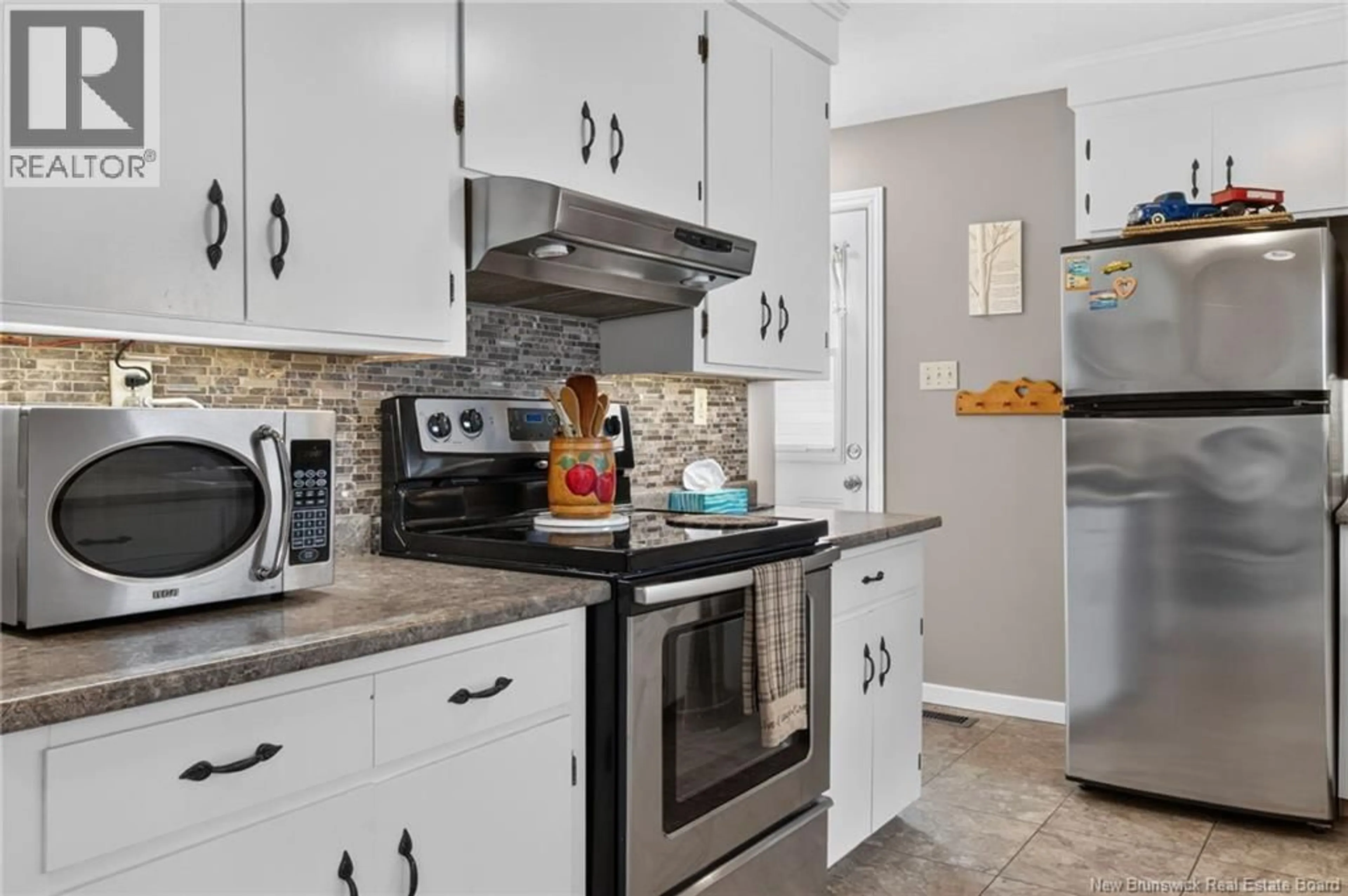 Standard kitchen, ceramic/tile floor for 24 OLYMPIC CRESCENT, Moncton New Brunswick E1E4B7