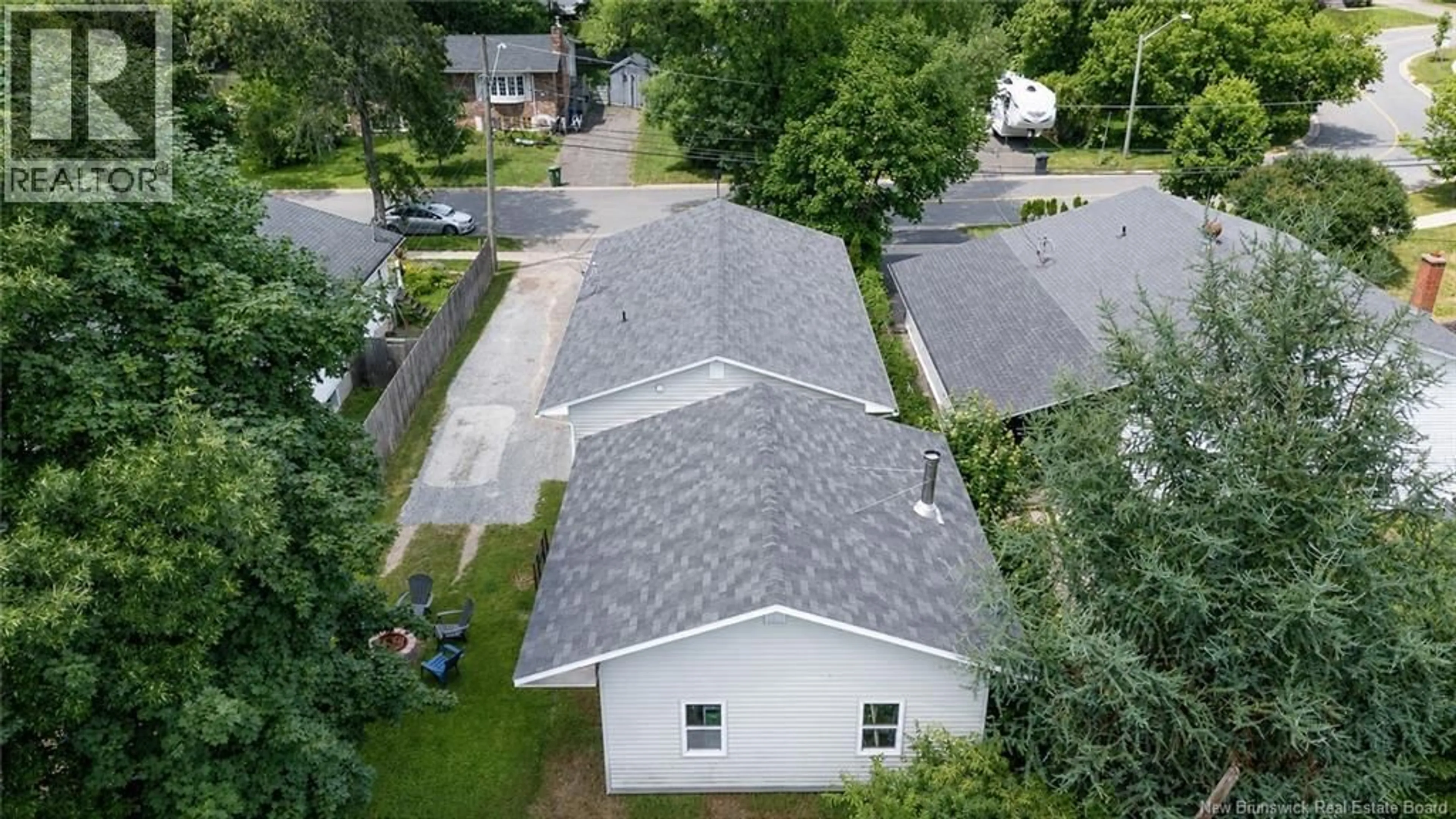 A pic from outside/outdoor area/front of a property/back of a property/a pic from drone, street for 320 SEWELL STREET, Fredericton New Brunswick E3A5K8