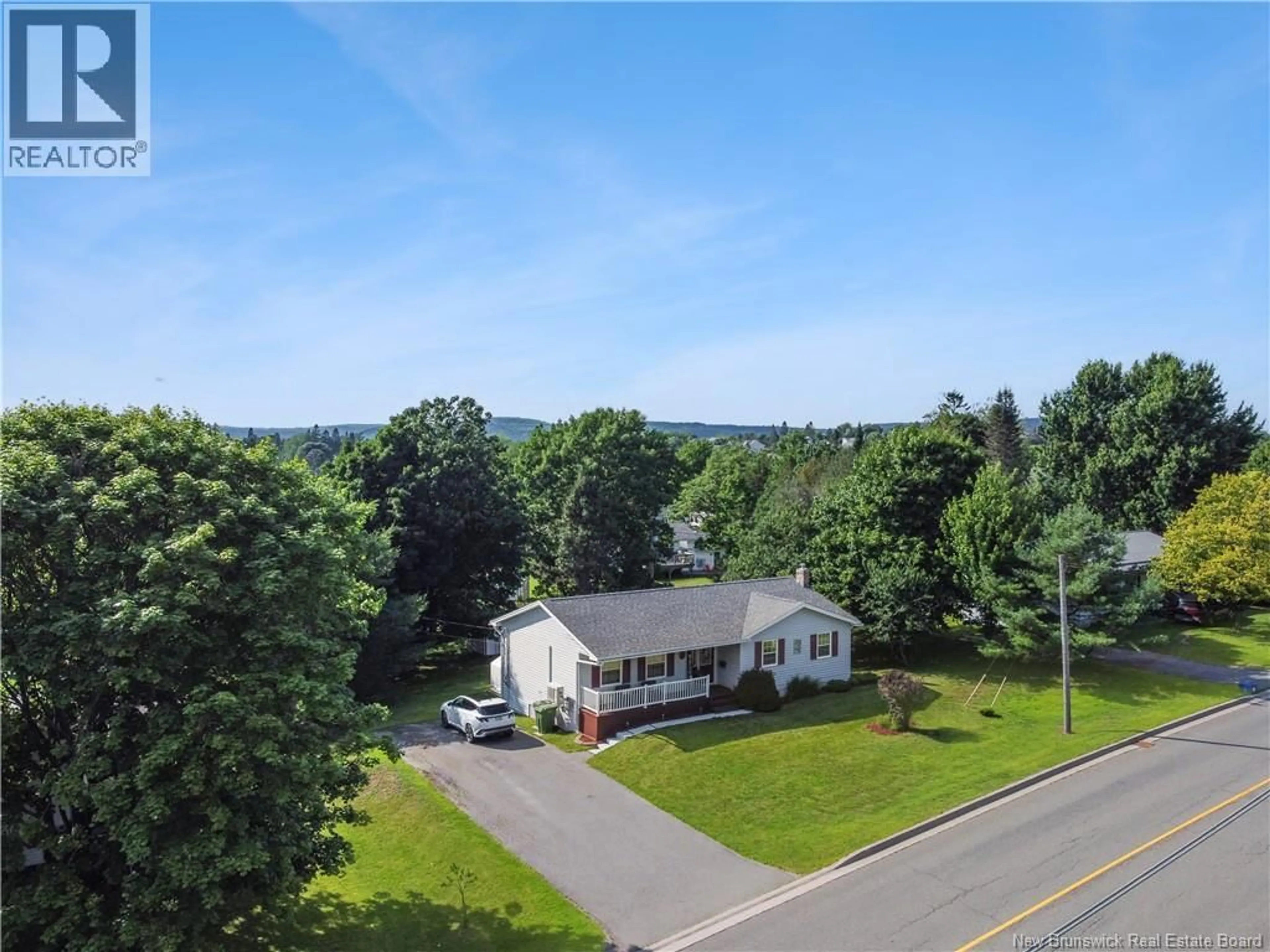 A pic from outside/outdoor area/front of a property/back of a property/a pic from drone, unknown for 65 VINCENT ROAD, Quispamsis New Brunswick E2E1V8
