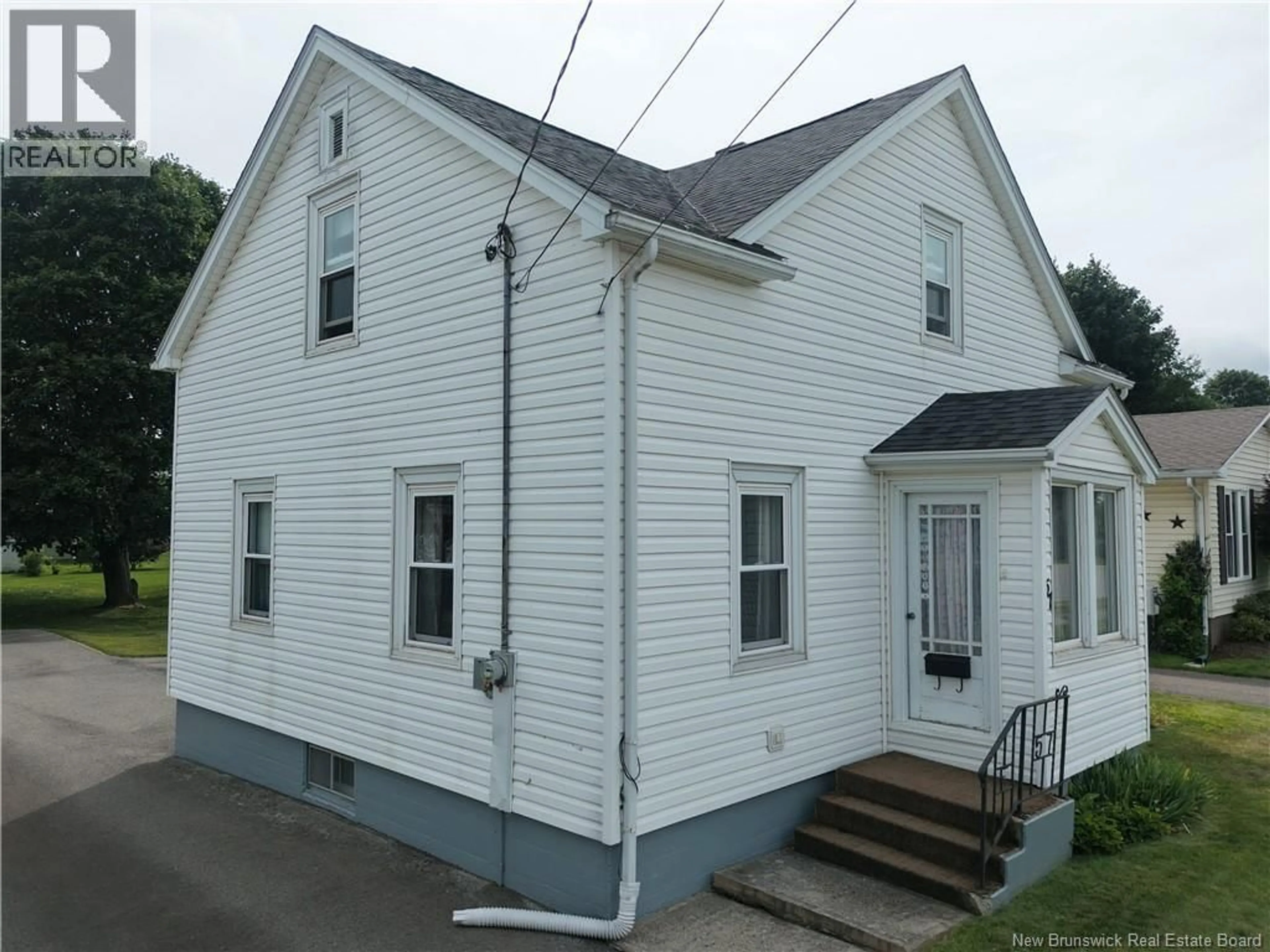 Home with vinyl exterior material, building for 57 CEDAR AVENUE, Sussex New Brunswick E4E1K6