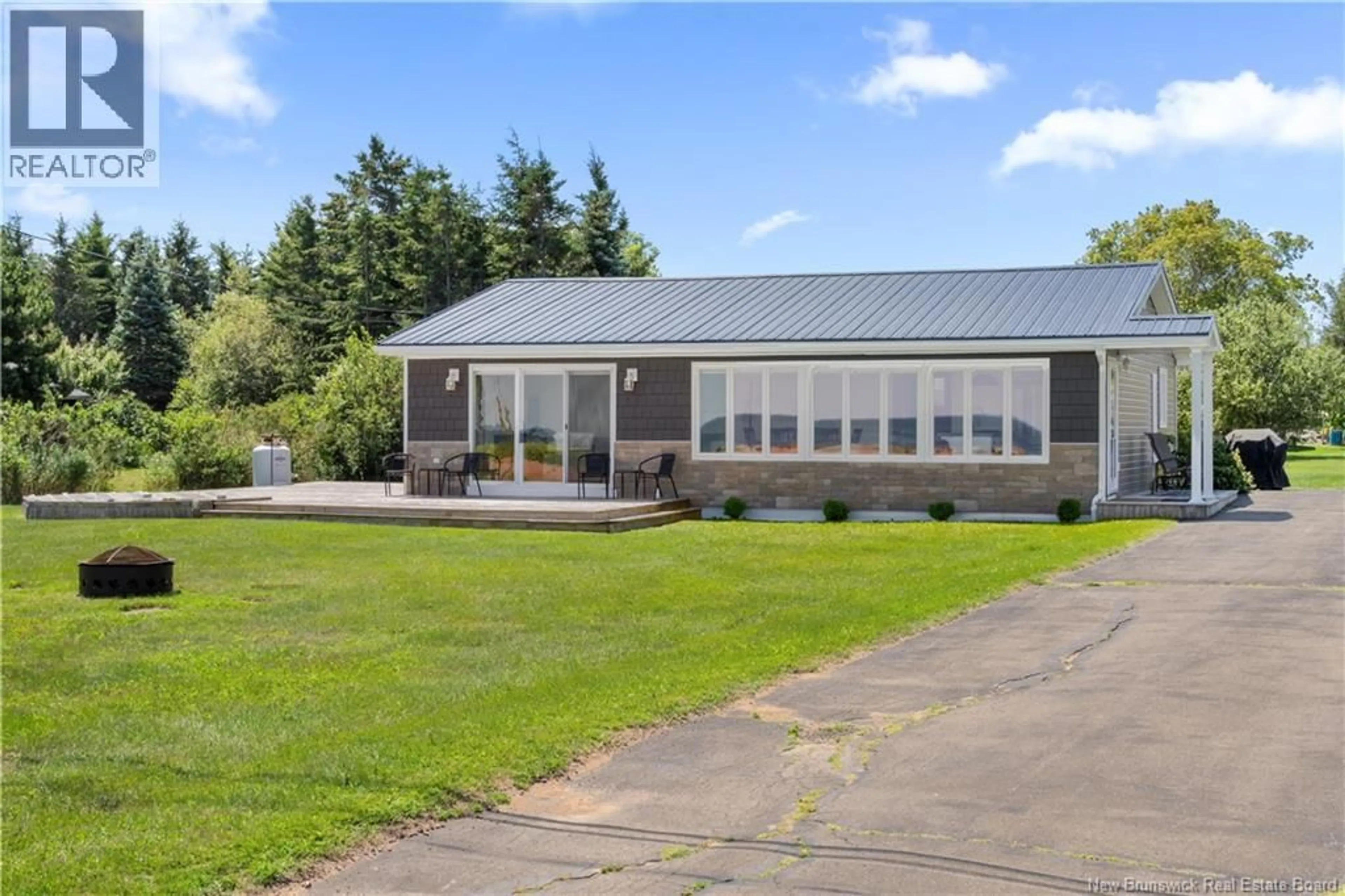Home with vinyl exterior material, unknown for 2489 ROUTE 530 ROUTE, Grande-Digue New Brunswick E4R5G7