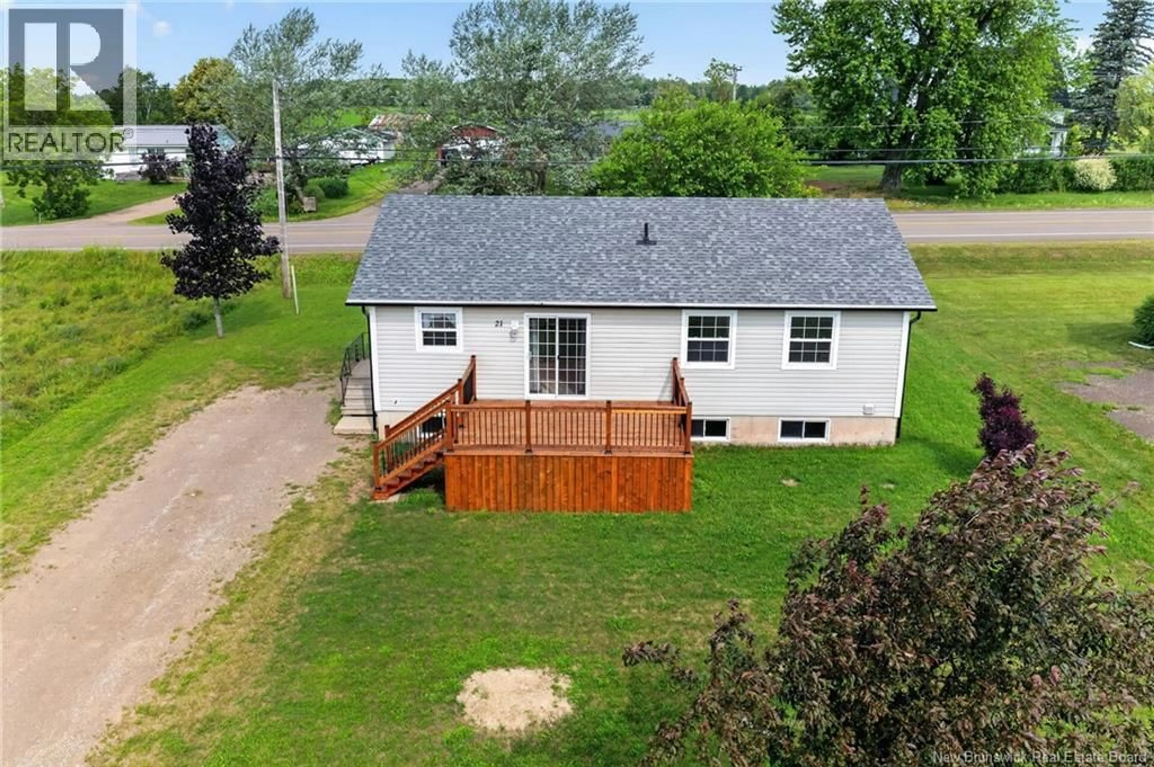 A pic from outside/outdoor area/front of a property/back of a property/a pic from drone, unknown for 21 WORTMAN, Salisbury New Brunswick E4J3K9
