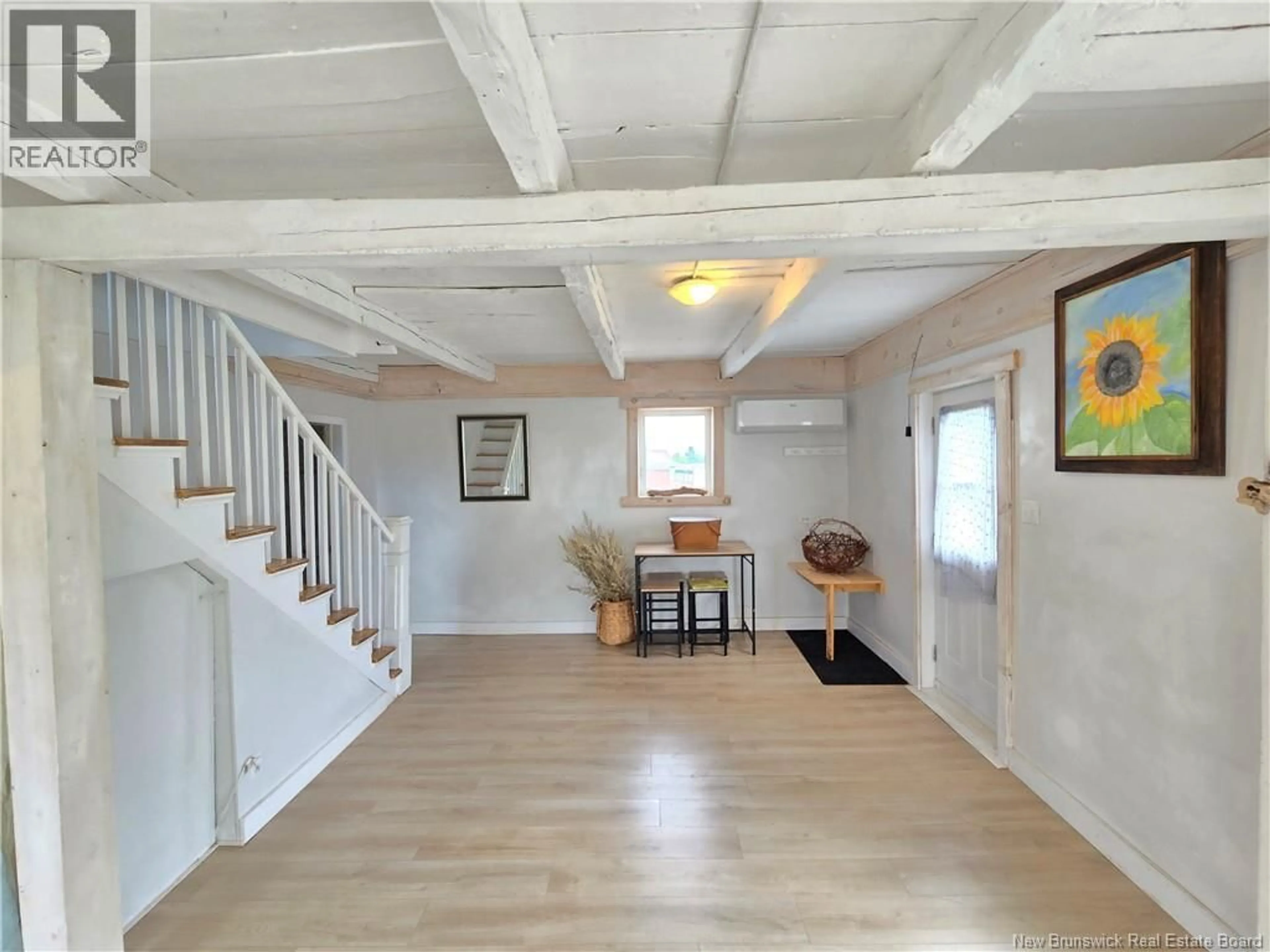 Indoor entryway for 1073 ROUTE 134, Petit-Rocher New Brunswick E8J1B8