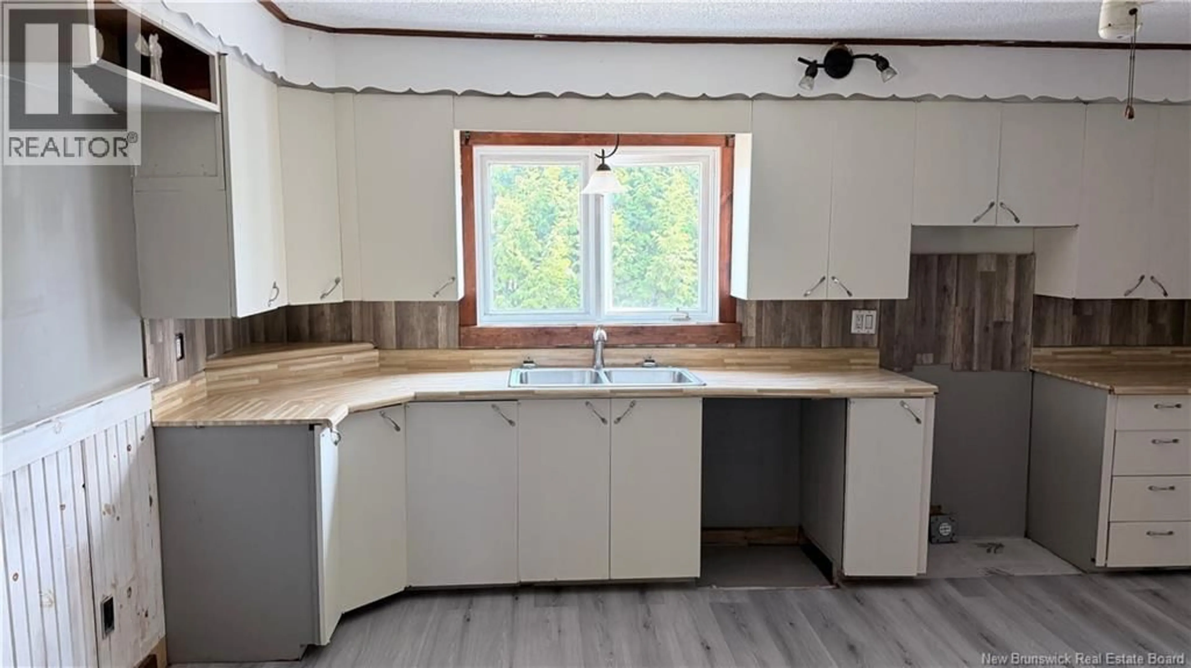 Standard kitchen, unknown for 5005 ROUTE 103, Hillandale New Brunswick E7H3P9