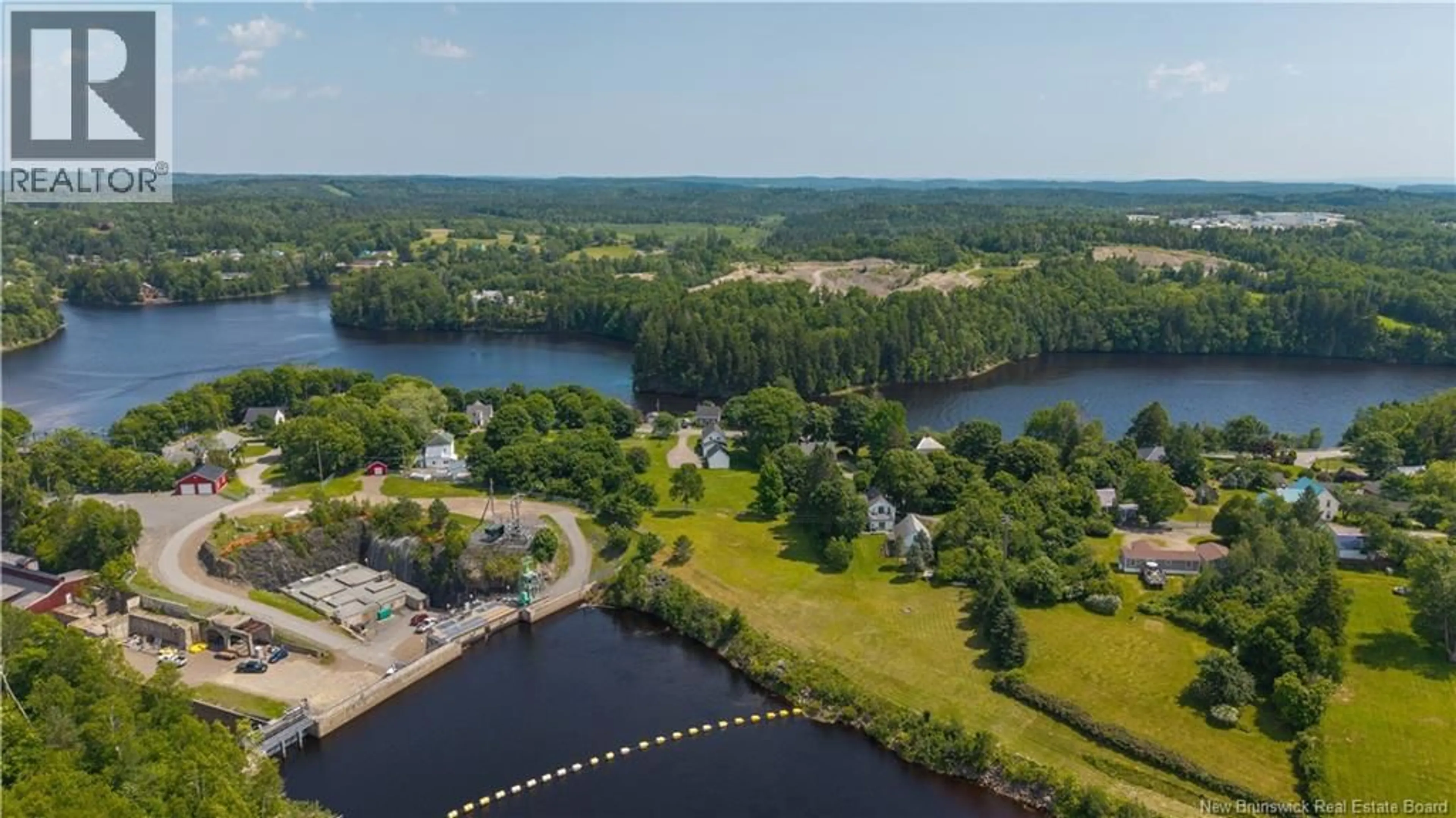 A pic from outside/outdoor area/front of a property/back of a property/a pic from drone, water/lake/river/ocean view for 29 SOUTH STREET, St George New Brunswick E5C3P6