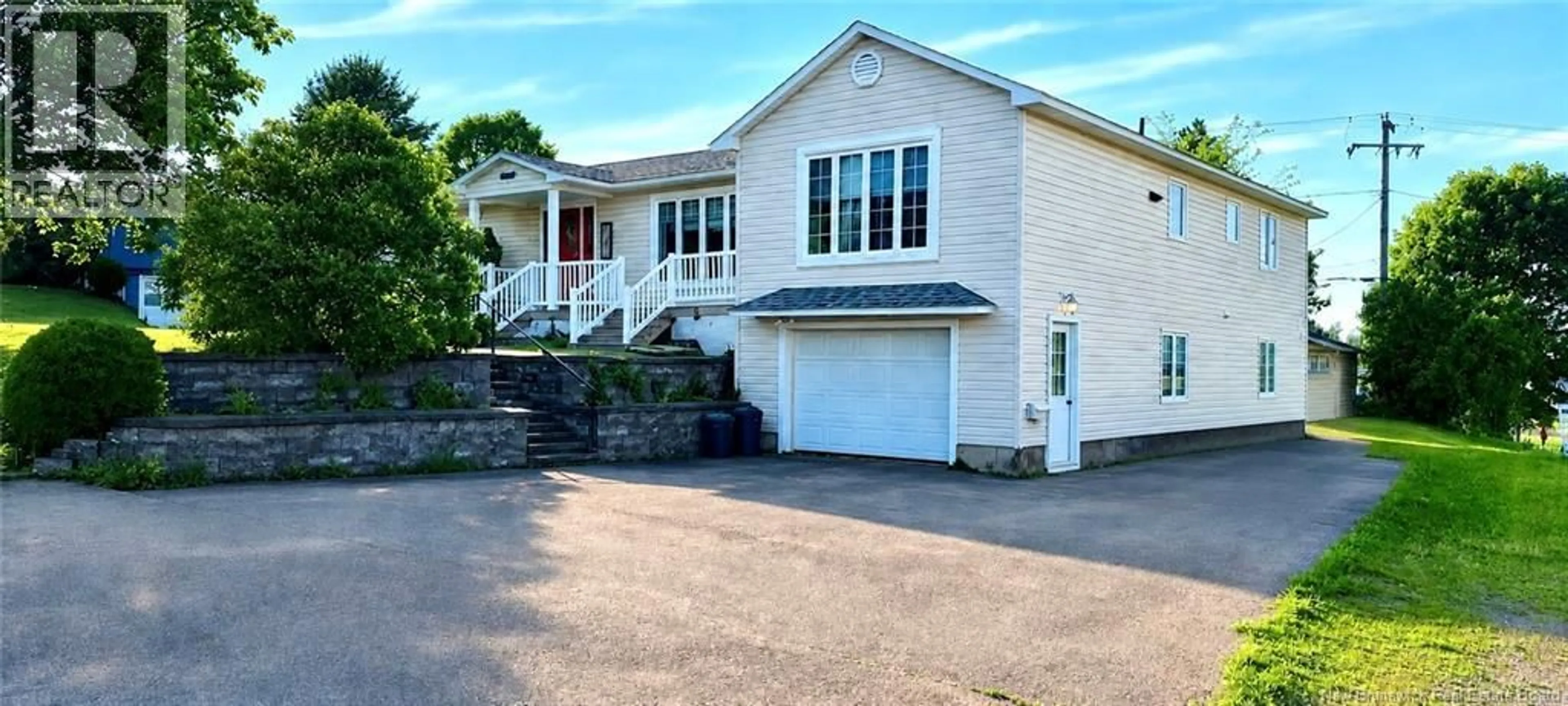 Home with vinyl exterior material, street for 105 ARTHUR STREET, Memramcook New Brunswick E4K1Z7