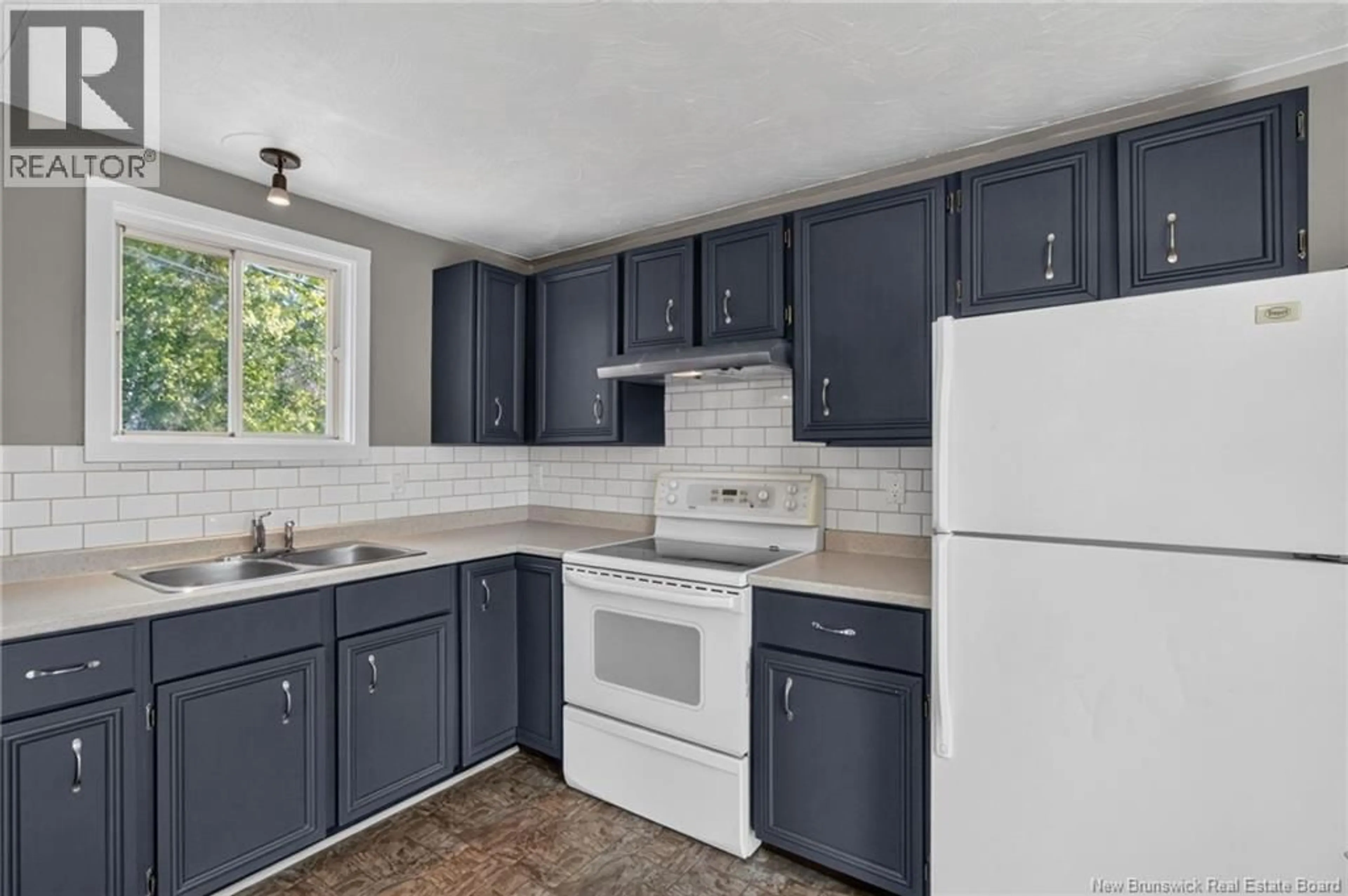 Standard kitchen, ceramic/tile floor for 55 RAWORTH, Lakeville New Brunswick E1H1V2