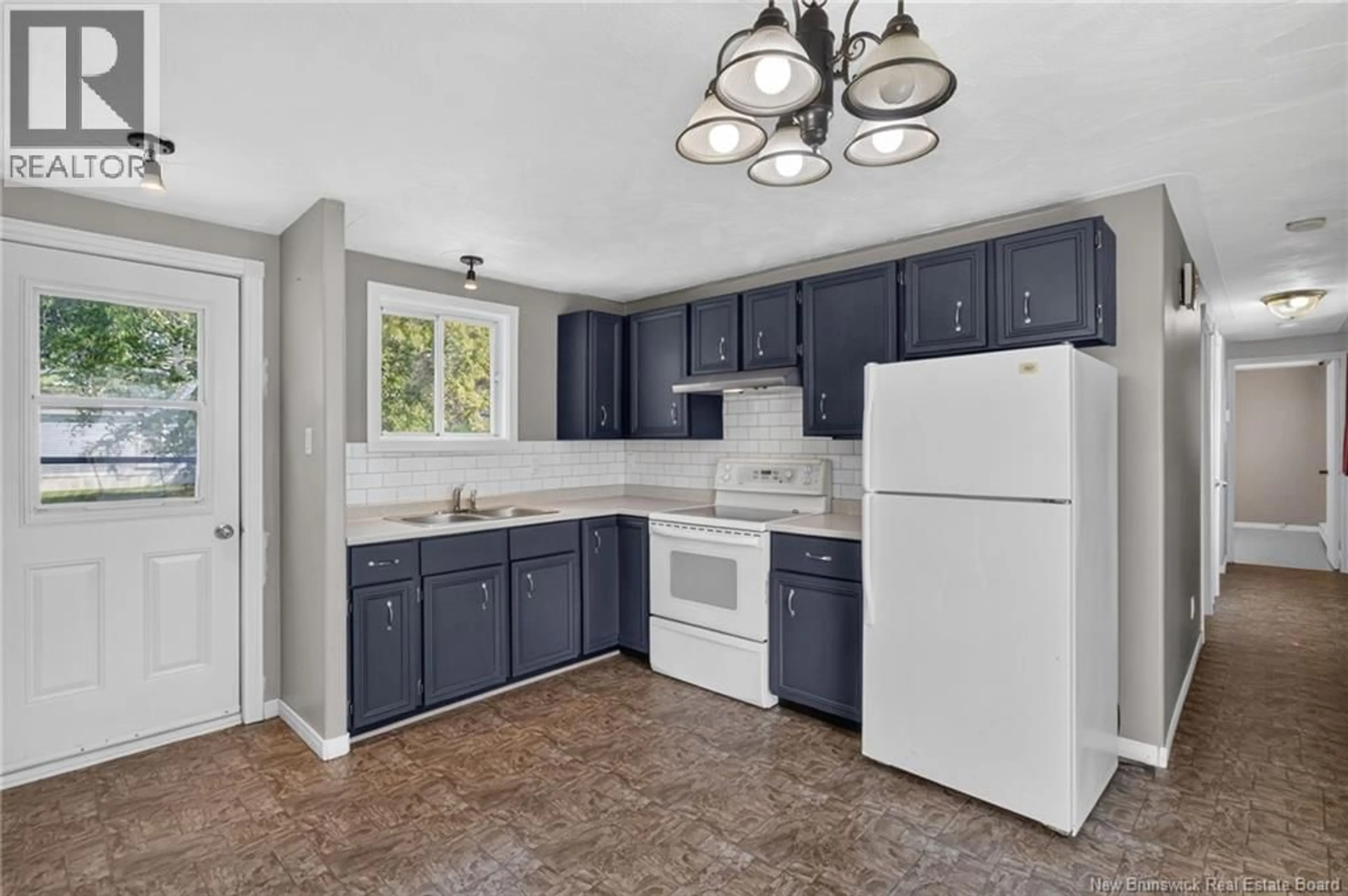 Standard kitchen, ceramic/tile floor for 55 RAWORTH, Lakeville New Brunswick E1H1V2