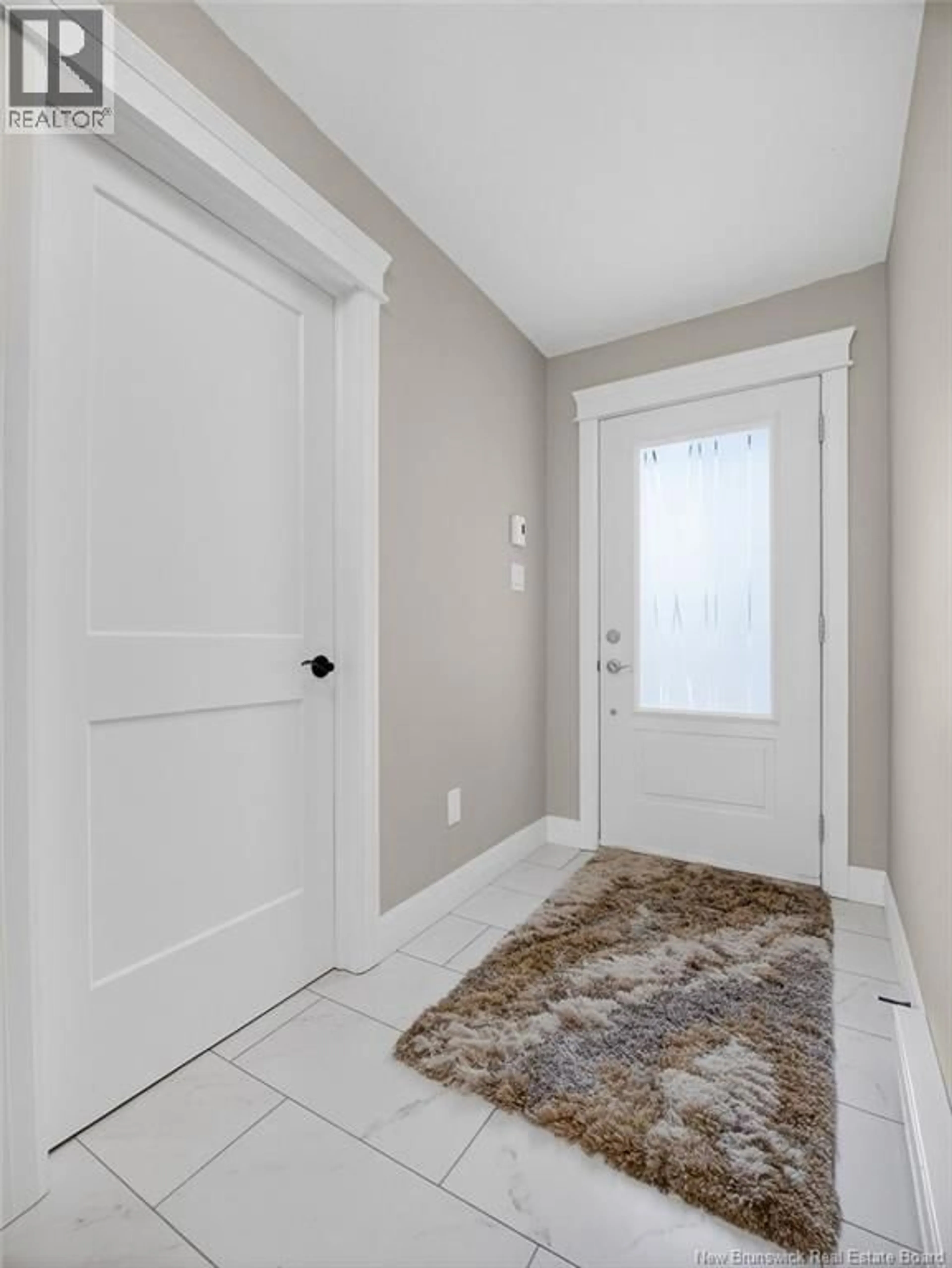 Indoor entryway for 24 ROSENBURG, Moncton New Brunswick E1G6G1
