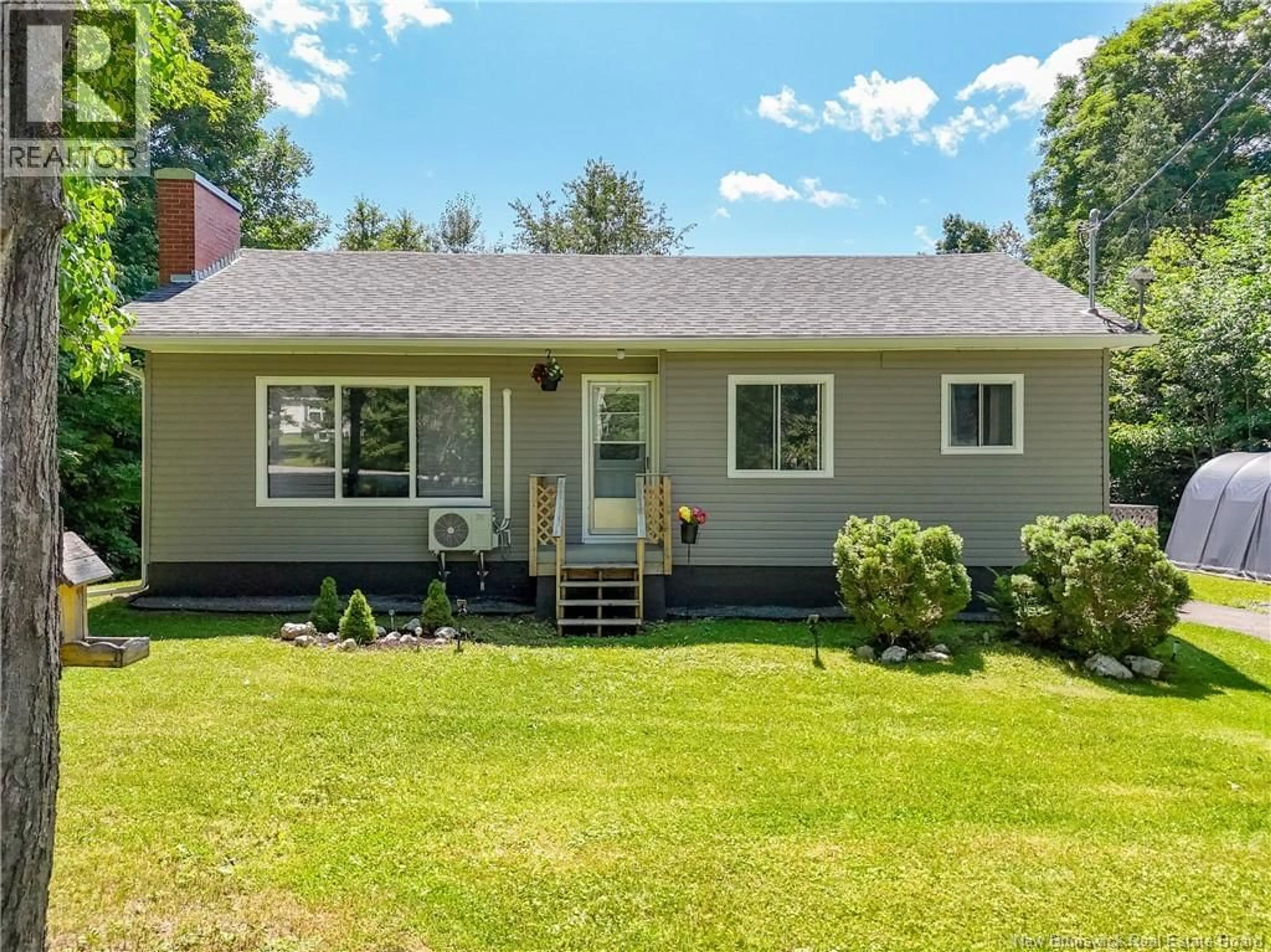 Home with vinyl exterior material, unknown for 116 HOSPITAL STREET, Bath New Brunswick E7J1C1