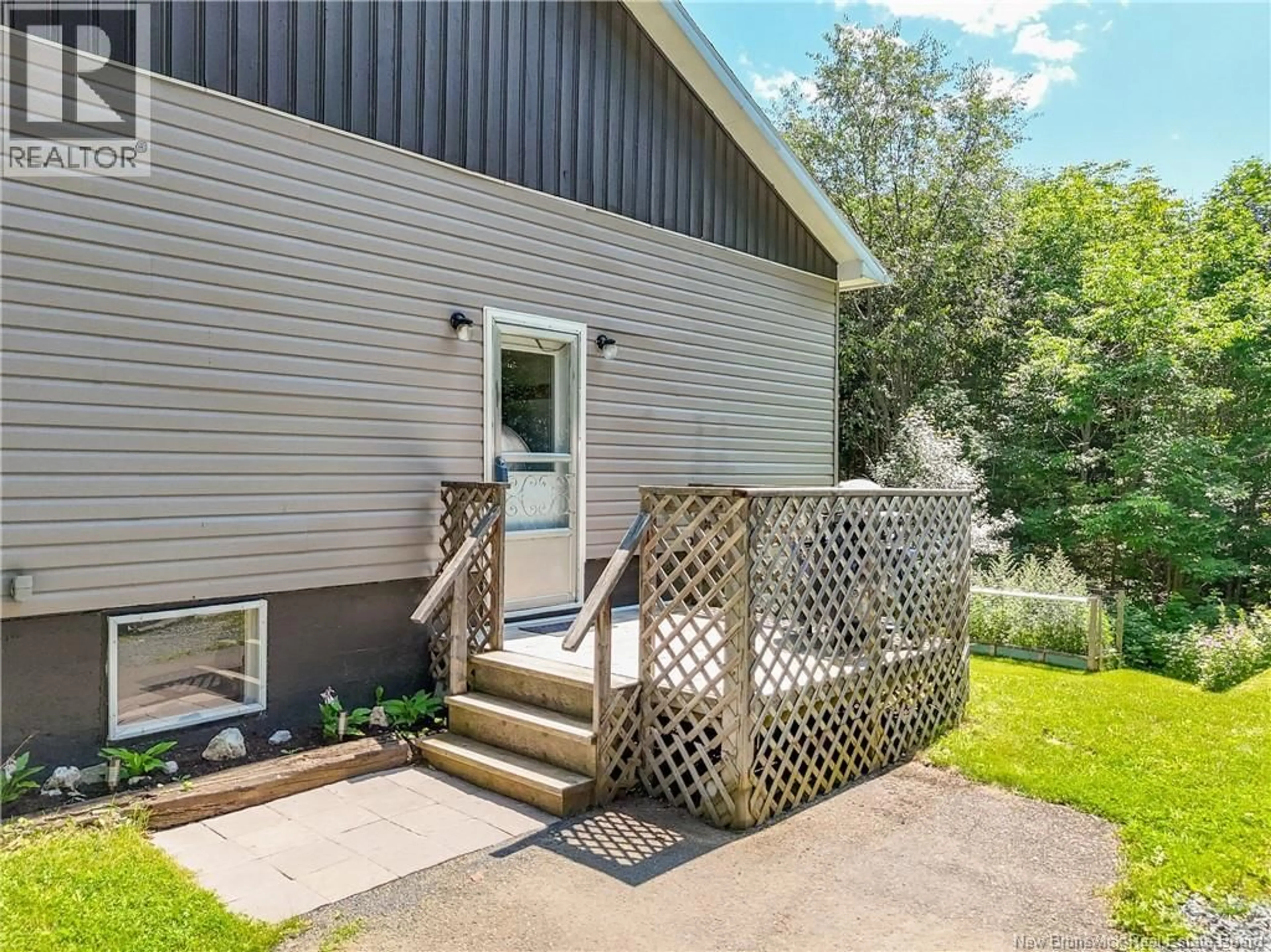 Home with vinyl exterior material, unknown for 116 HOSPITAL STREET, Bath New Brunswick E7J1C1