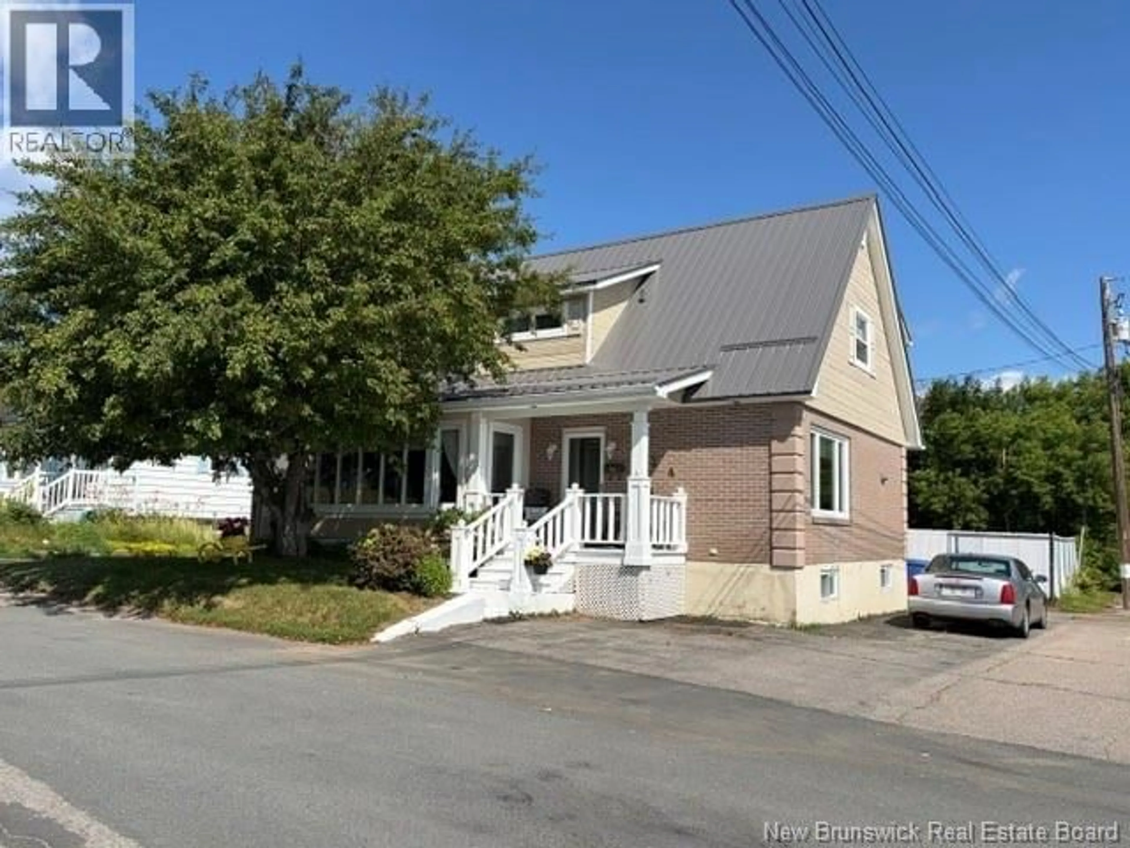 A pic from outside/outdoor area/front of a property/back of a property/a pic from drone, street for 424 GOLF STREET, Bathurst New Brunswick E2A2K5
