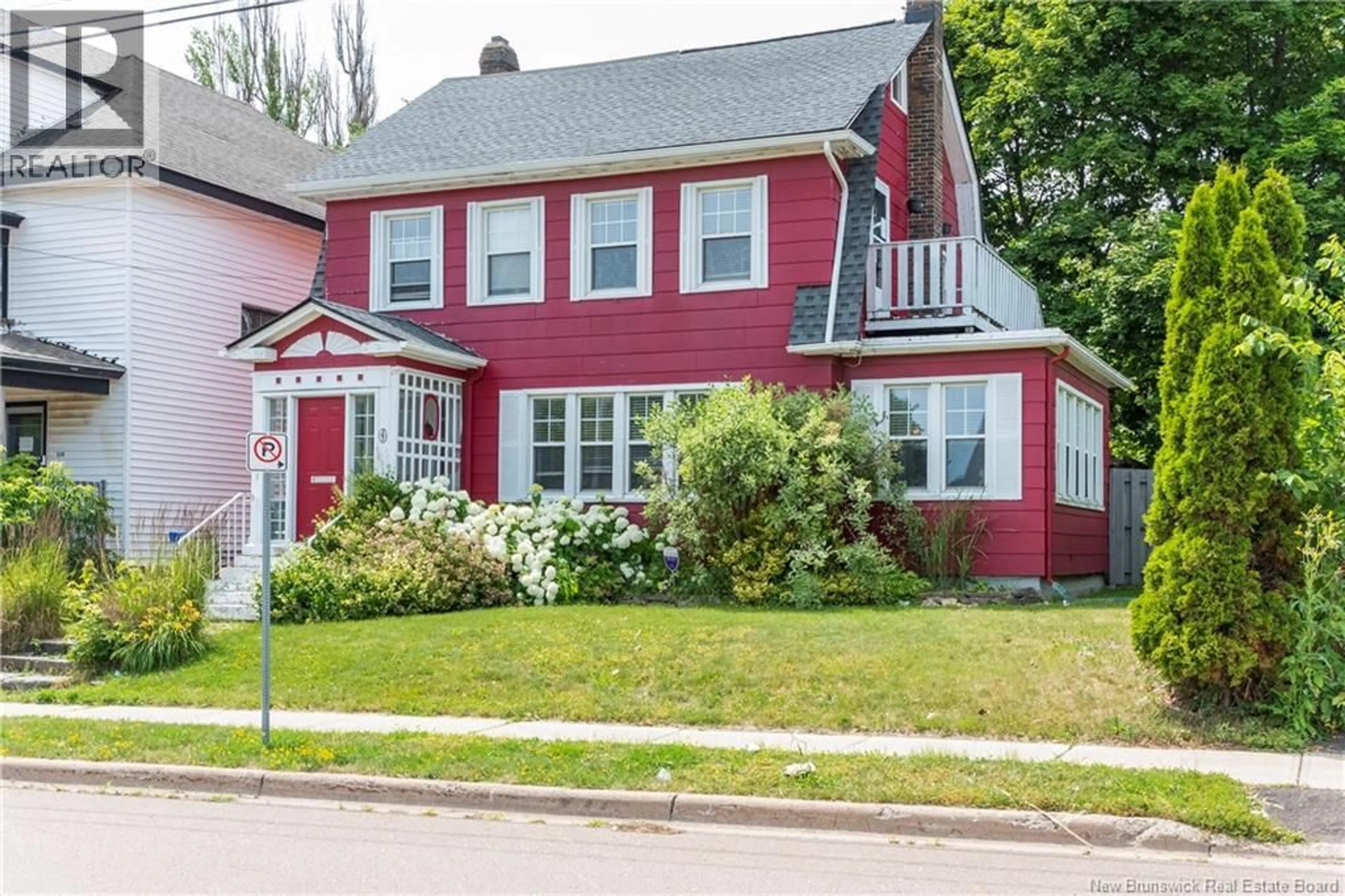 Home with vinyl exterior material, street for 360-362 CAMERON STREET, Moncton New Brunswick E1C5Z6