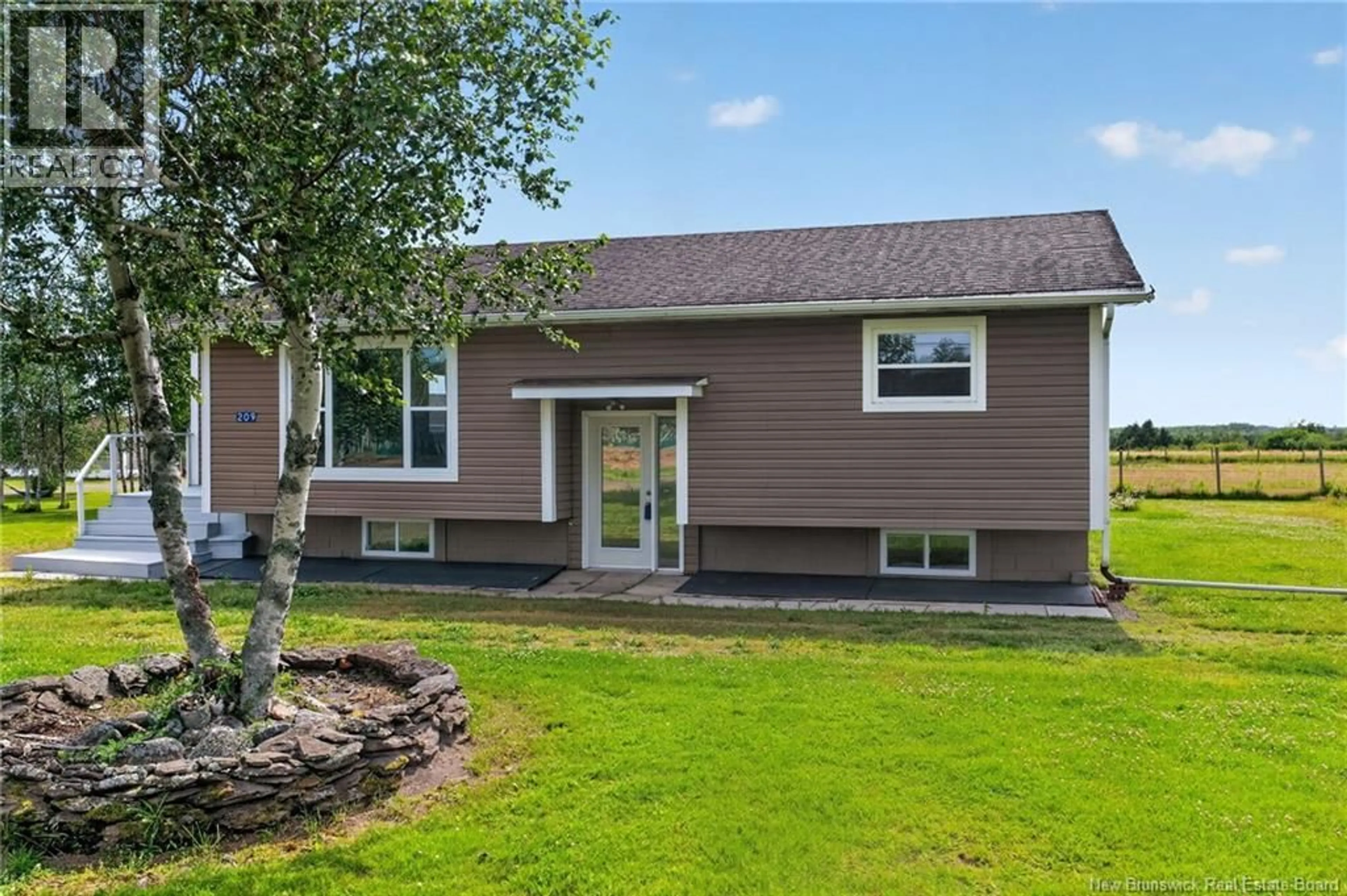 Home with vinyl exterior material, unknown for 209 CHEMIN DES DALLAIRE, Sainte-Marie-De-Kent New Brunswick E4S1S2