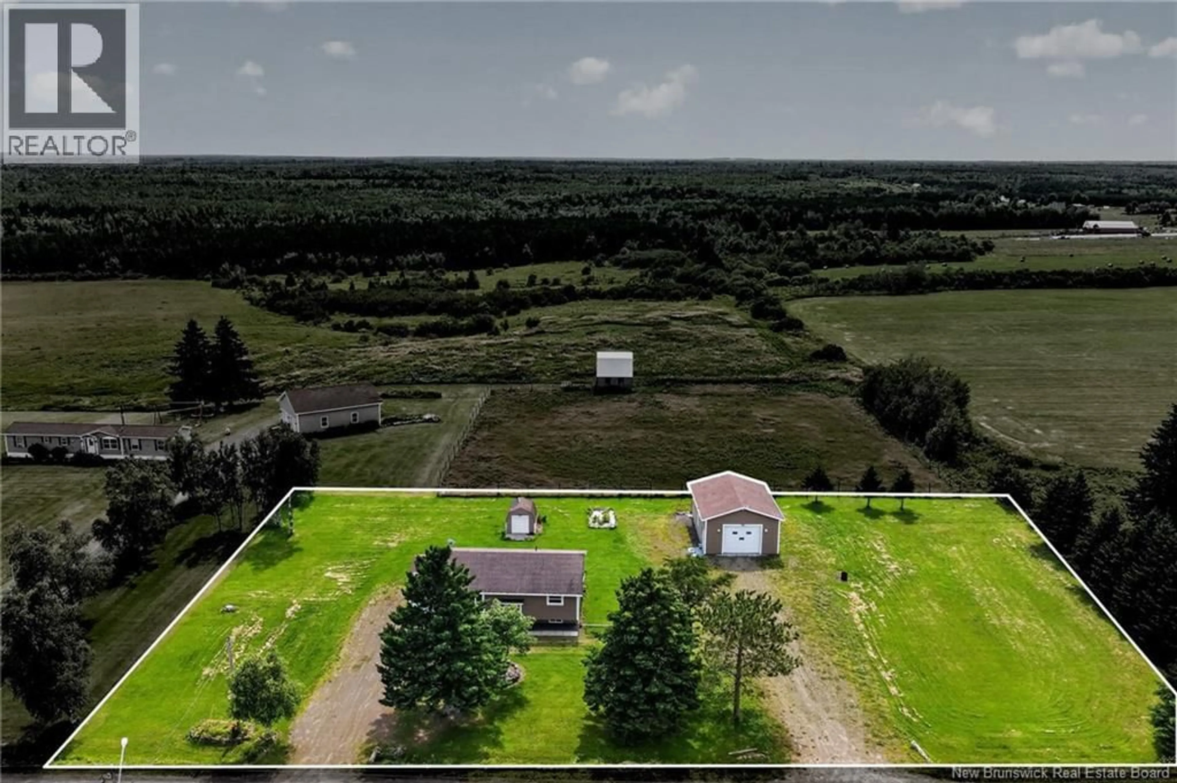 A pic from outside/outdoor area/front of a property/back of a property/a pic from drone, building for 209 CHEMIN DES DALLAIRE, Sainte-Marie-De-Kent New Brunswick E4S1S2