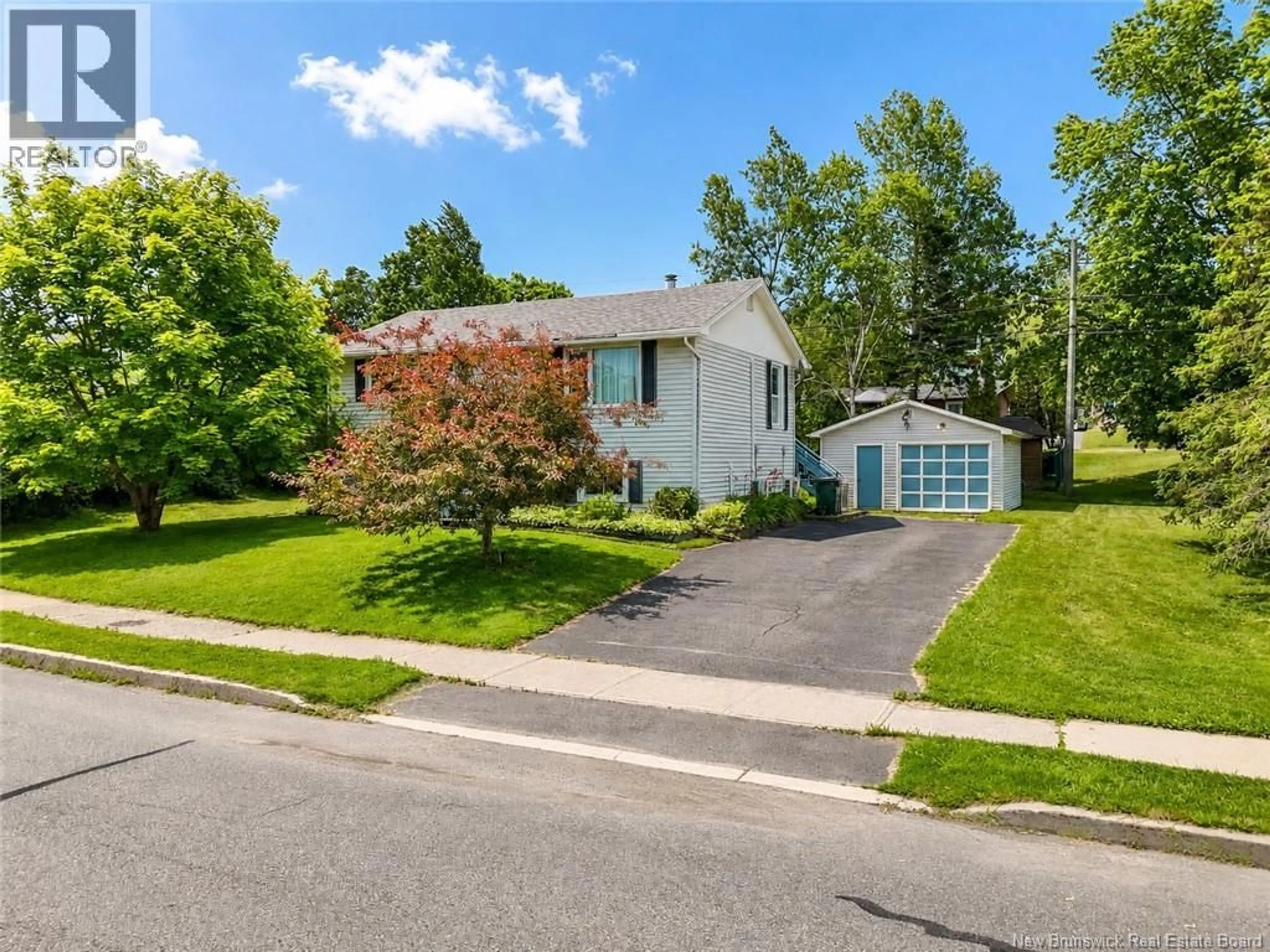 Unknown for 884 MOLLINS DRIVE, Saint John New Brunswick E3M4L8