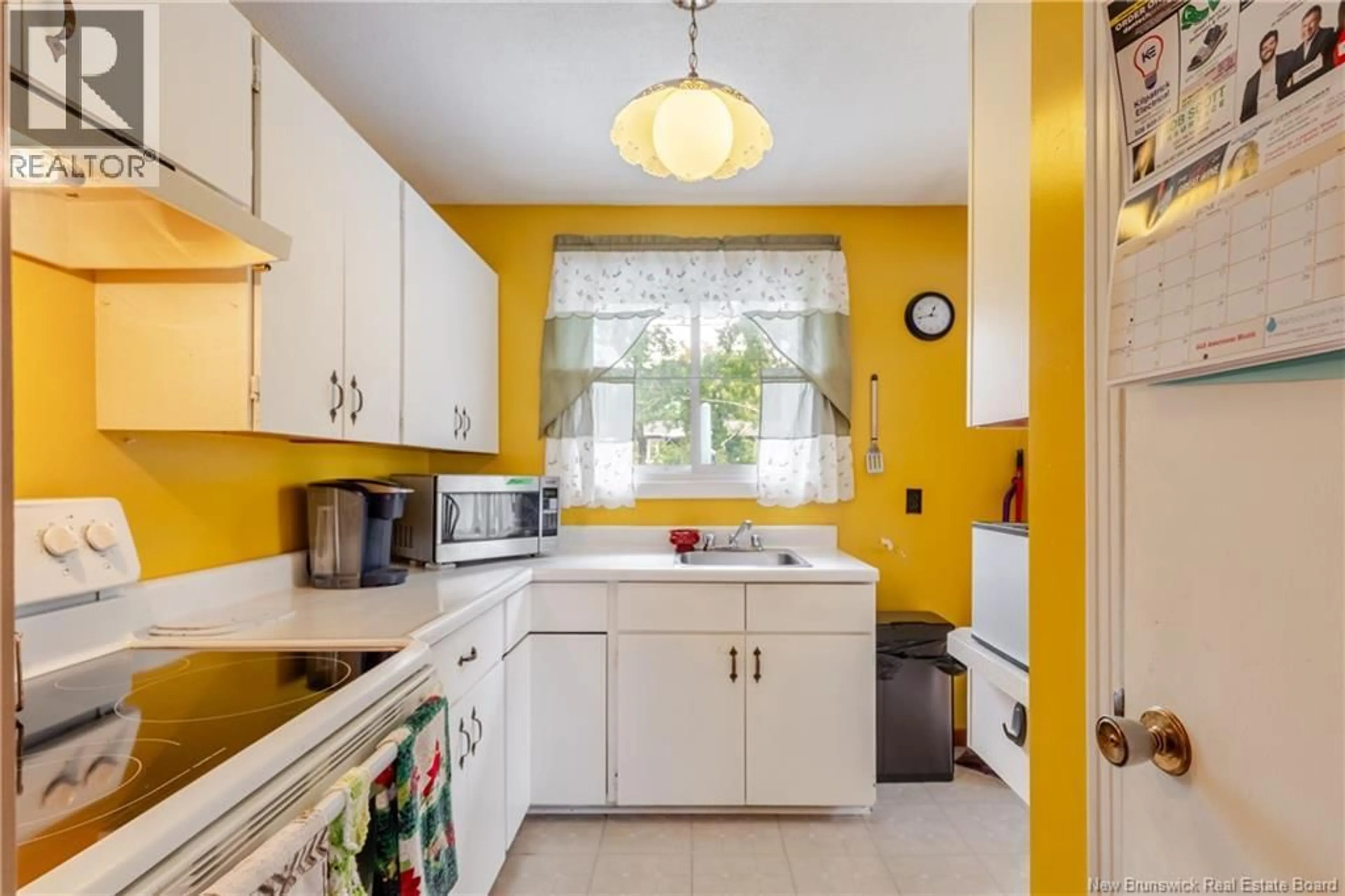 Standard kitchen, ceramic/tile floor for 884 MOLLINS DRIVE, Saint John New Brunswick E3M4L8