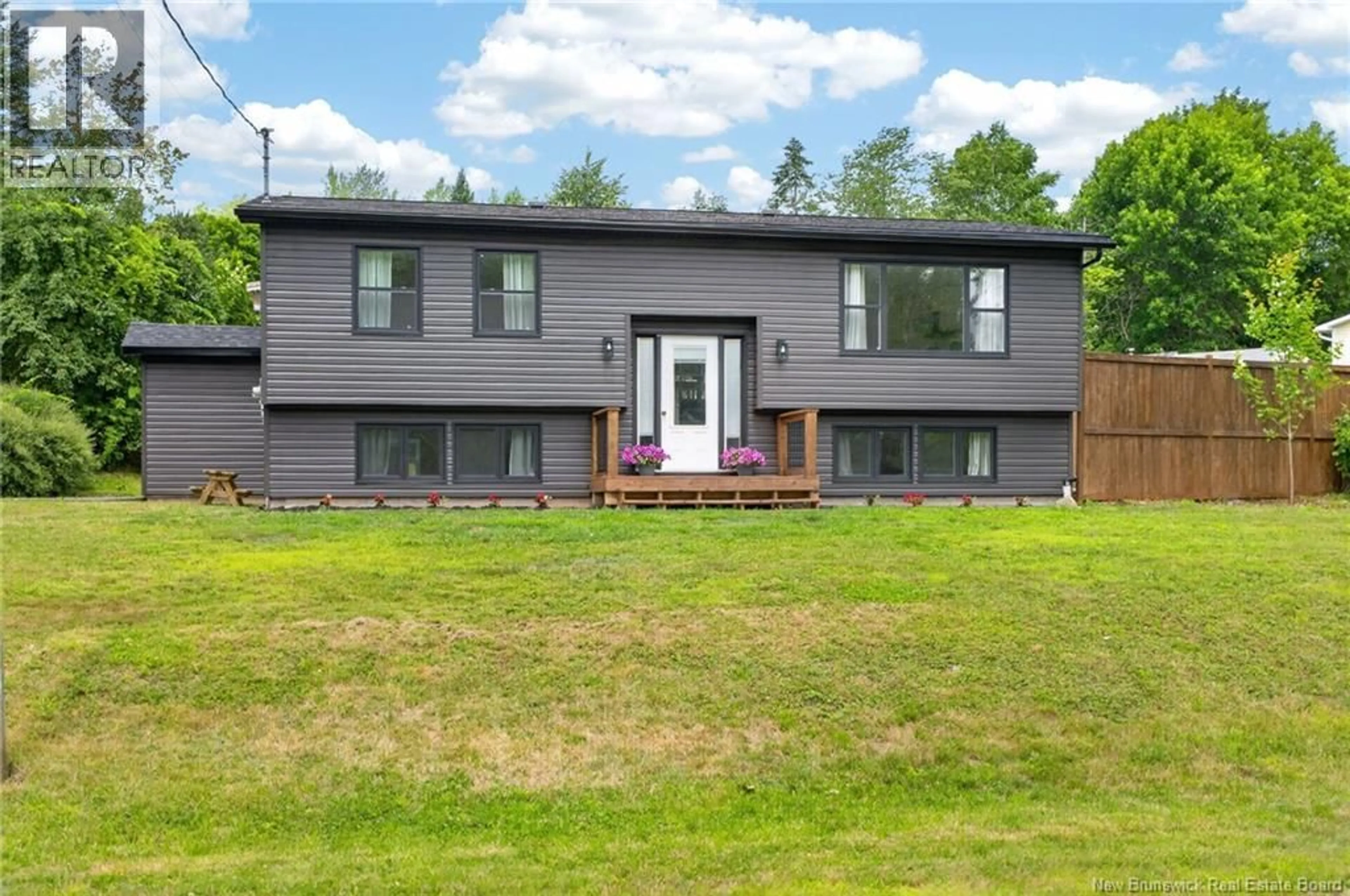 Home with vinyl exterior material, unknown for 99 GEORGE STREET, Grand Bay-Westfield New Brunswick E2K2H3